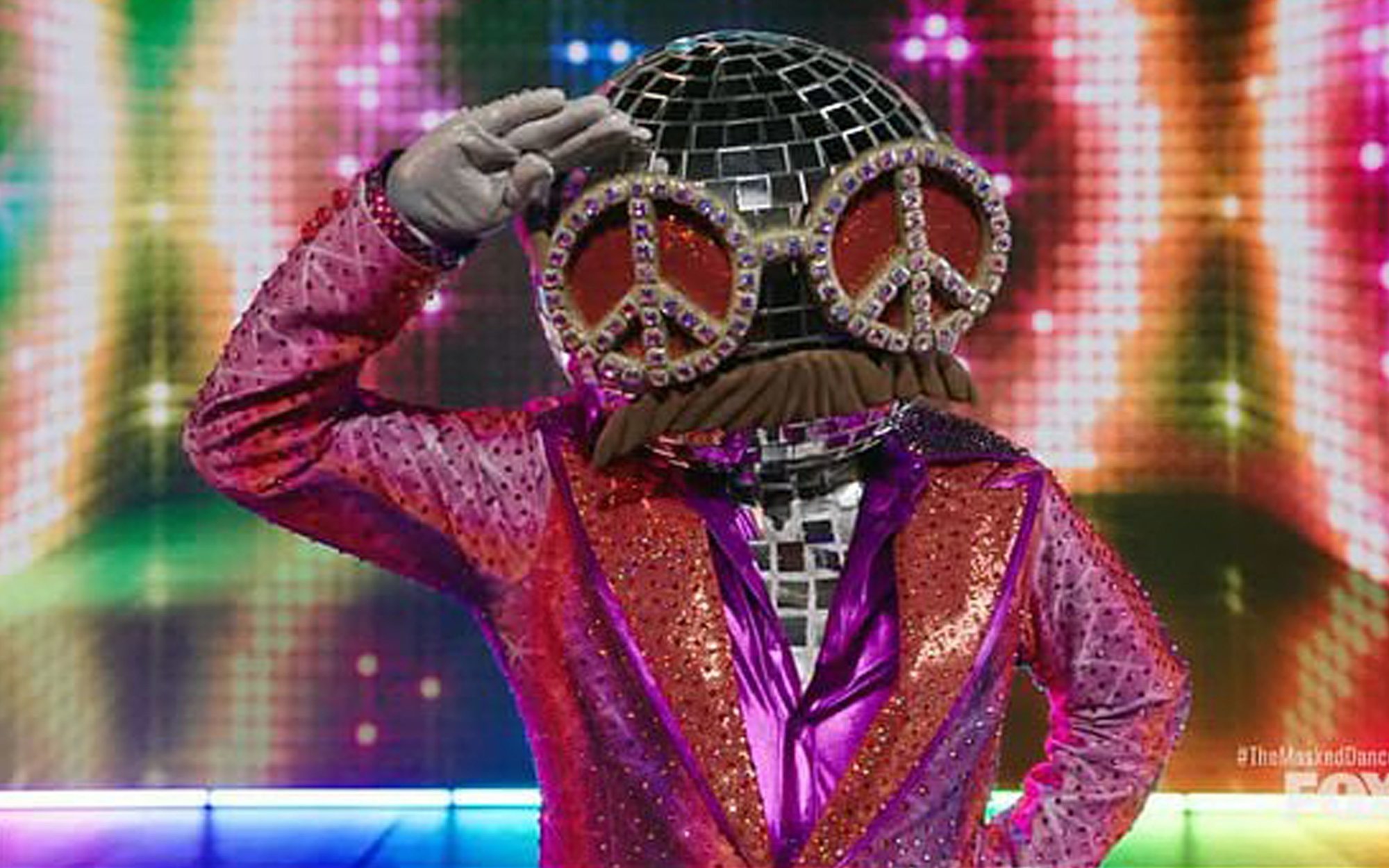 'The Masked Dancer' logra buenos resultados en su estreno en Fox en una noche dominada por el fútbol