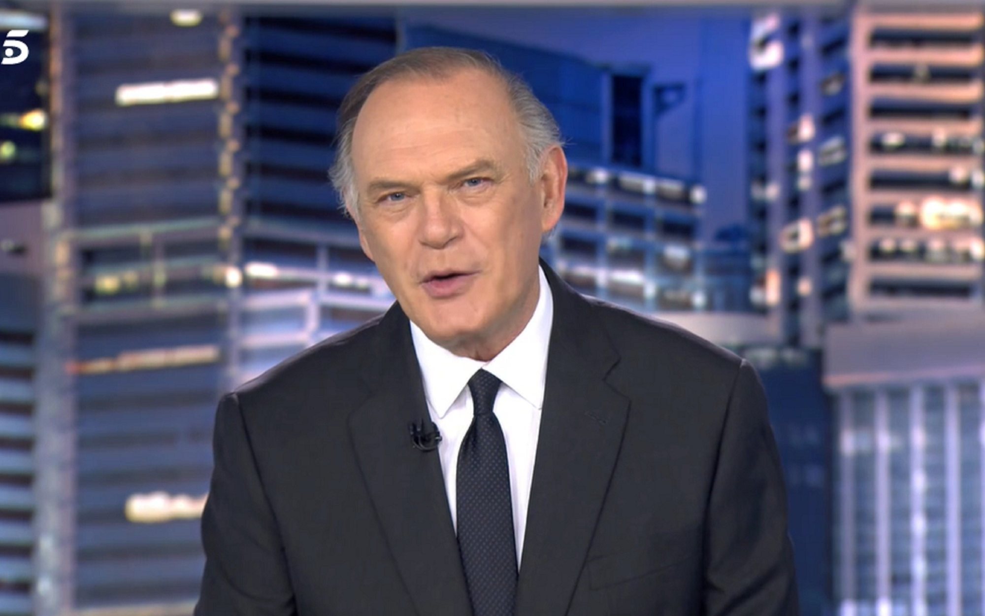 Pedro Piqueras, atrapado en Telecinco por el temporal: "No sabemos cuándo o cómo podremos salir hacia casa"