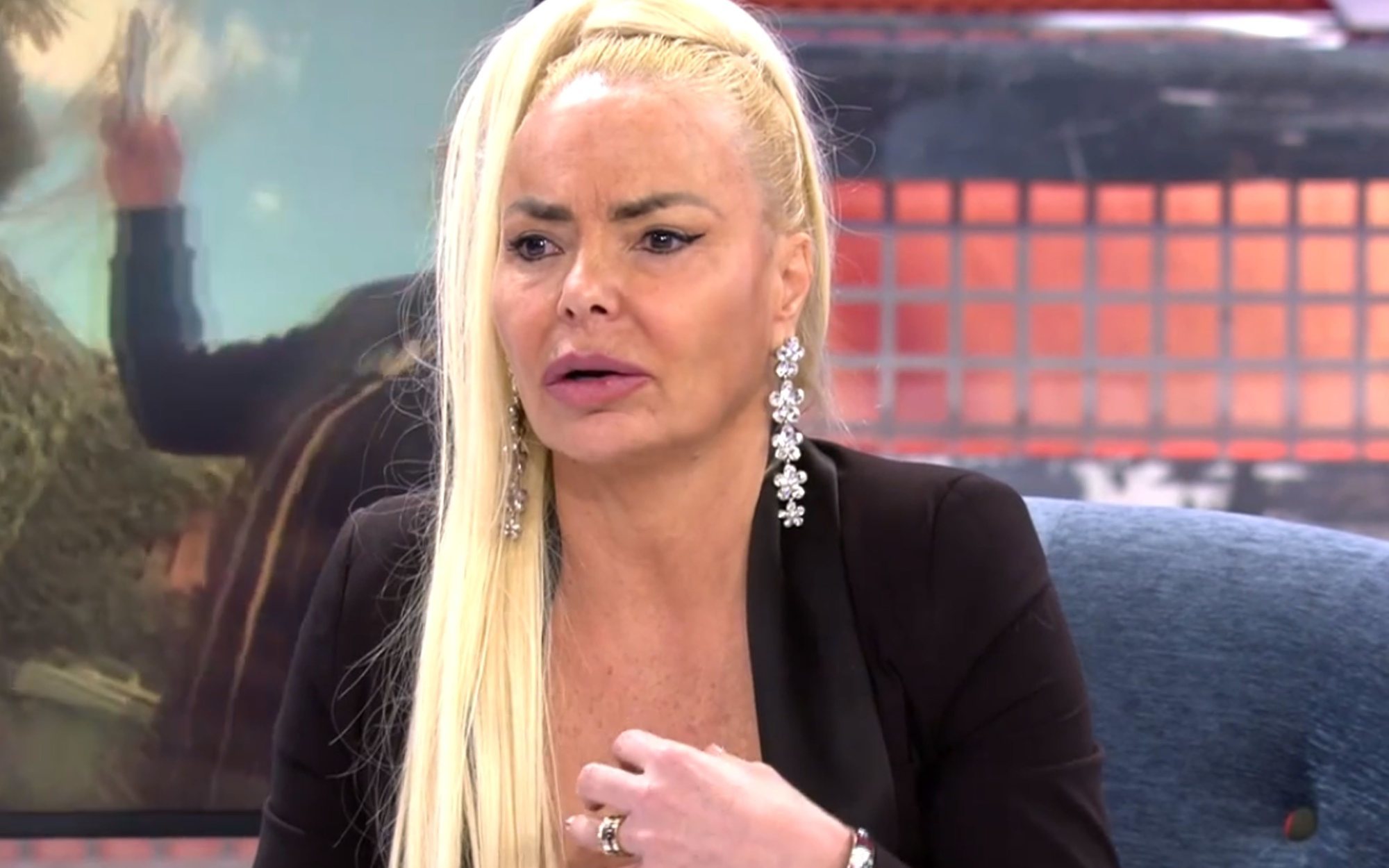 Leticia Sabater da la cara y denuncia los destrozos de la fiesta ilegal en su casa