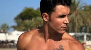 Kiko Jiménez calienta el ambiente con una ardiente sesión de fotos totalmente desnudo