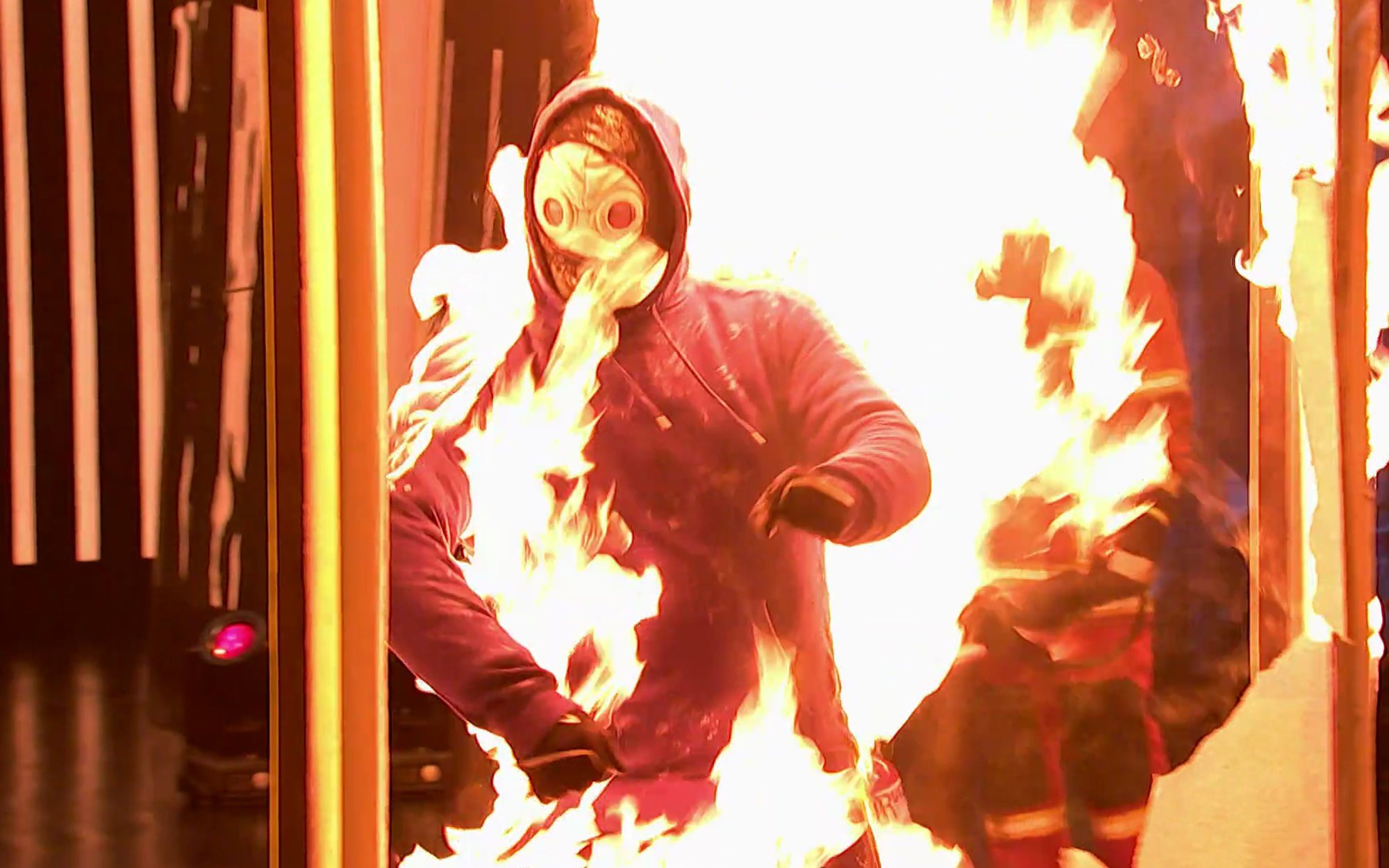 'El desafío': Jorge Brazález, ganador de la cuarta gala de la edición tras caminar envuelto en llamas