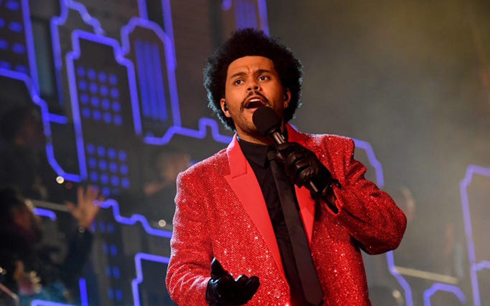 Así fue el show de The Weeknd en la Super Bowl 2021, con parte del estadio desocupado y sin Rosalía