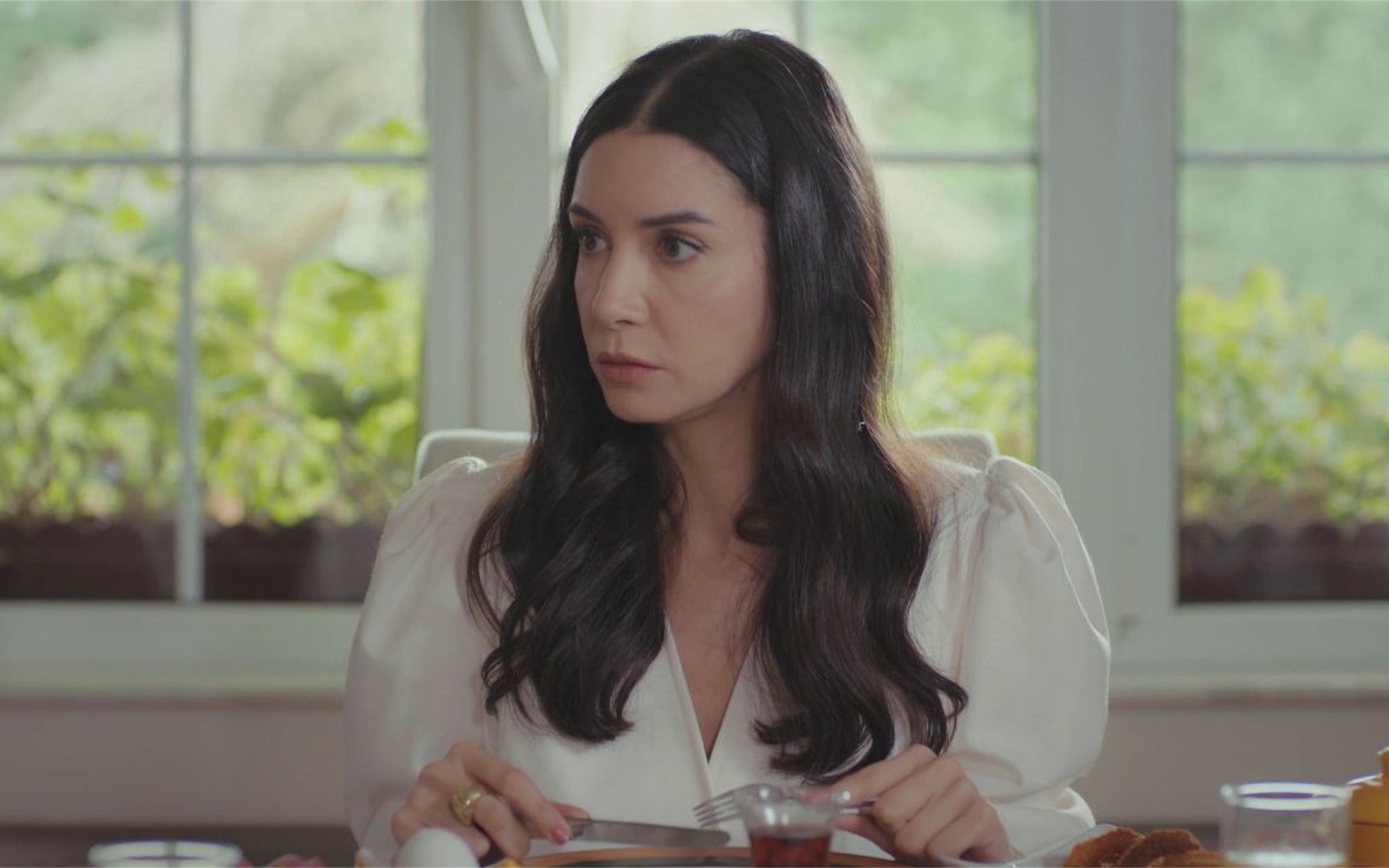 'Mujer' (16,2% y 23,7%) lidera con su doble capítulo de estreno, con 'Palo y Astilla' (10,7%) creciendo hasta anotar máximo