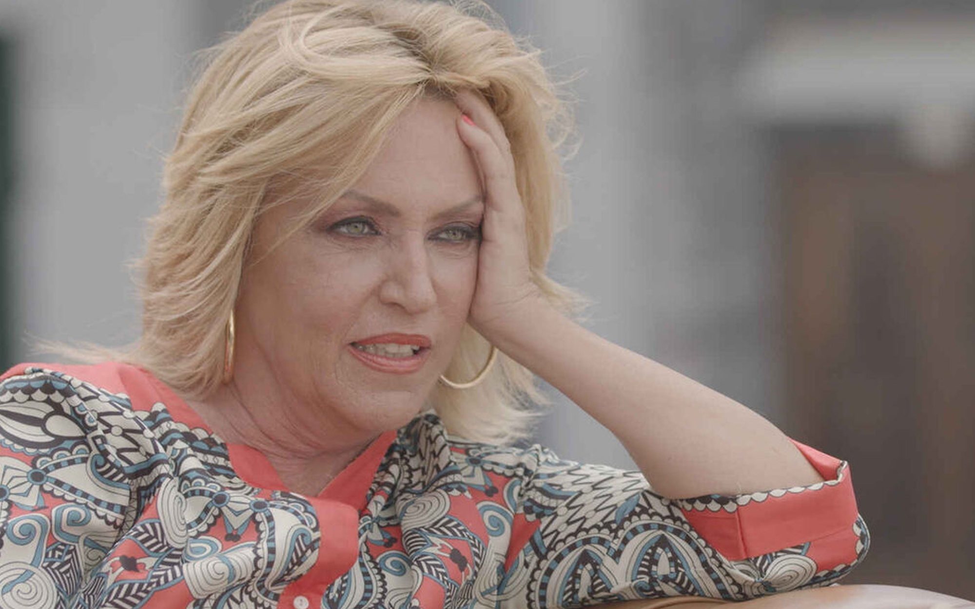 Lydia Lozano conecta con 'Sálvame' tras su operación de urgencia: "No doy crédito de cómo lo tenía"