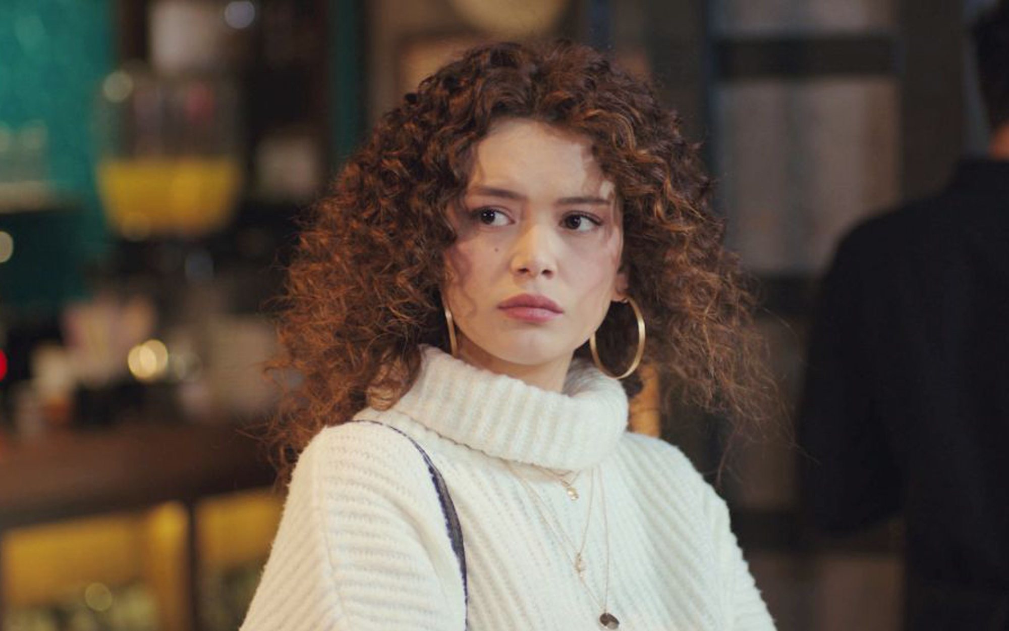 'Mujer' (18,4%) no se relaja y gana la batalla una noche más a 'Love is in the air' (13,4%)