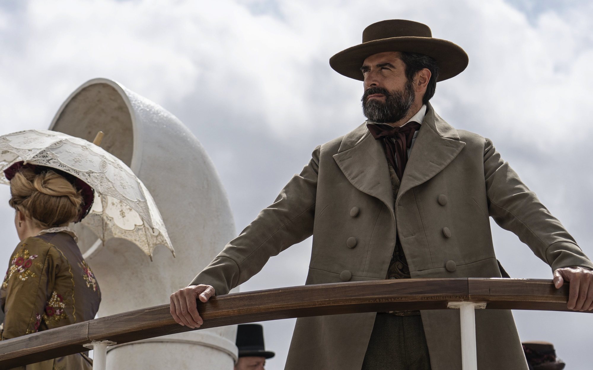 Crítica de 'La Templanza': Un viaje entre vinos en busca de repetir el éxito de 'El tiempo entre costuras'