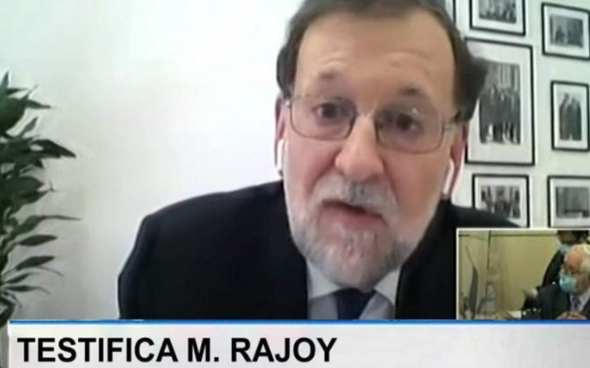 El rótulo (falso) de TVE que ha hecho arder las redes: "Testifica M. Rajoy"