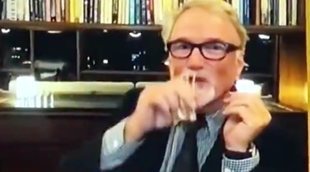 Globos de Oro 2021: El chupito de David Fincher, entre los mejores memes de la gala