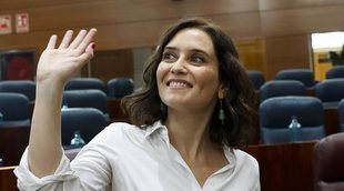 Isabel Díaz Ayuso reacciona con sarcasmo al rótulo de 'Las cosas claras' que relaciona la playa con Madrid
