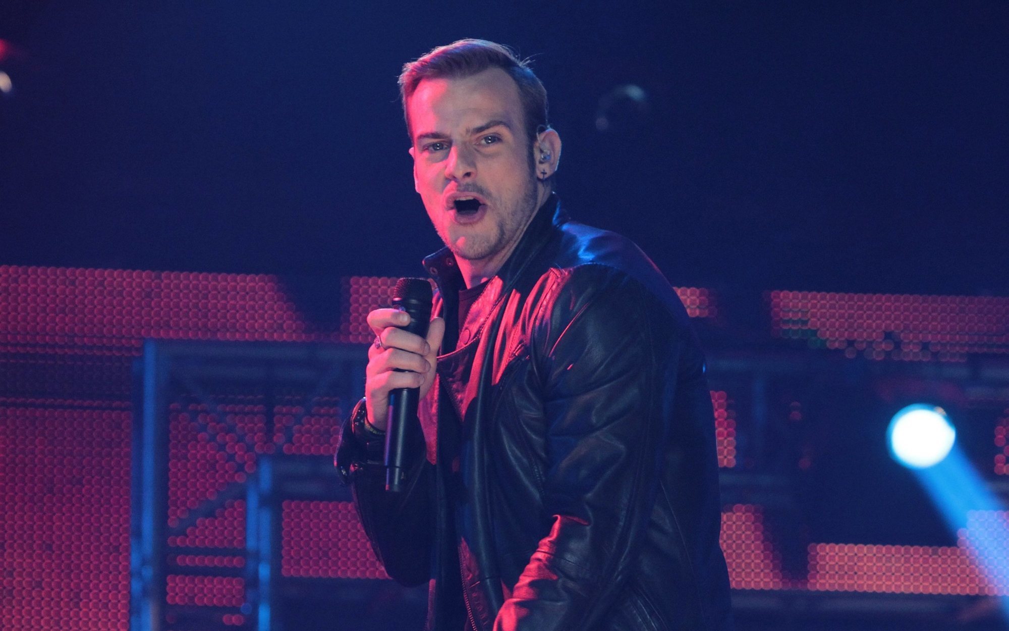 Así es "Otra oportunidad", la canción póstuma que Àlex Casademunt interpreta junto a su hermano Joan