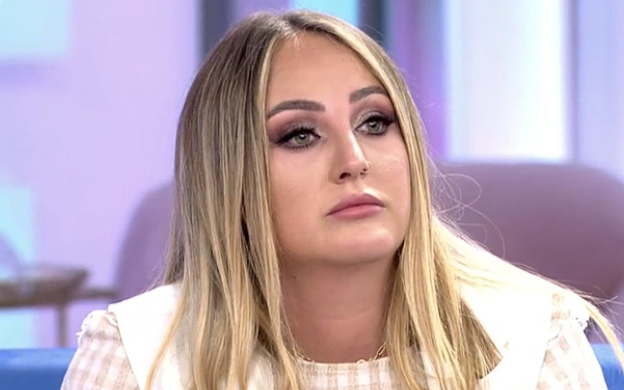 Rocío Flores tira de sarcasmo para cargar contra Rocío Carrasco, pese a asegurar que está "bien jodida"