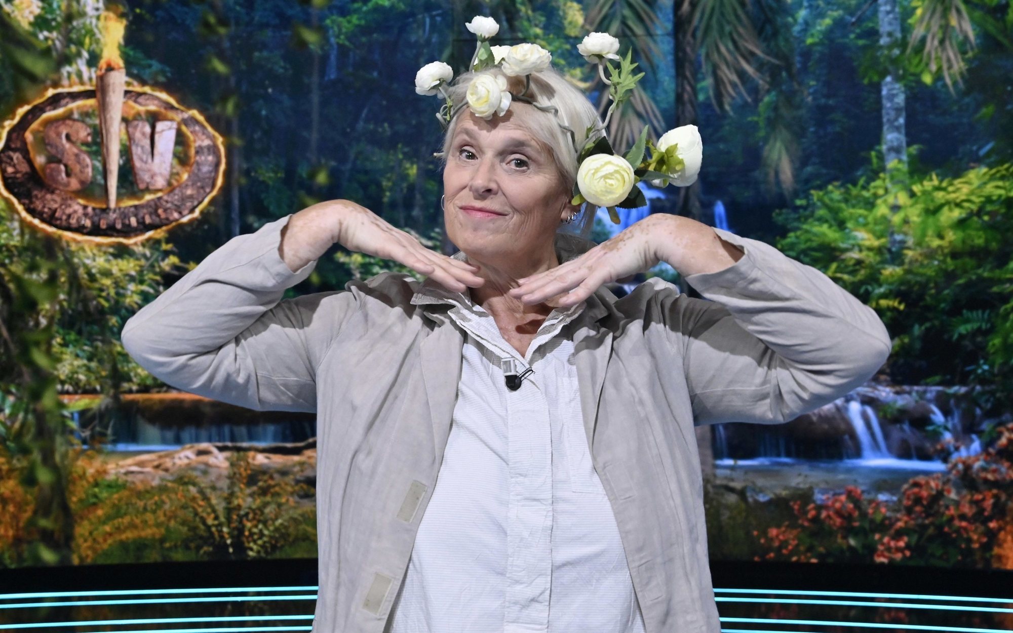 Palito deja clara su admiración hacia su madre, Lucía Dominguín, en 'Supervivientes': "Va a su puta bola"