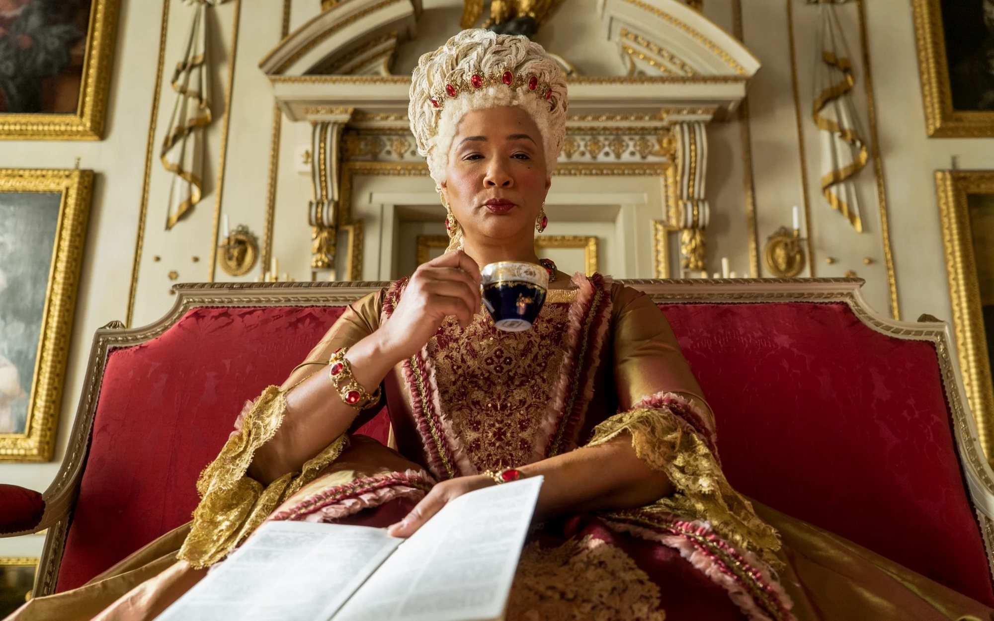 Netflix prepara una precuela de 'Los Bridgerton' centrada en la reina Charlotte
