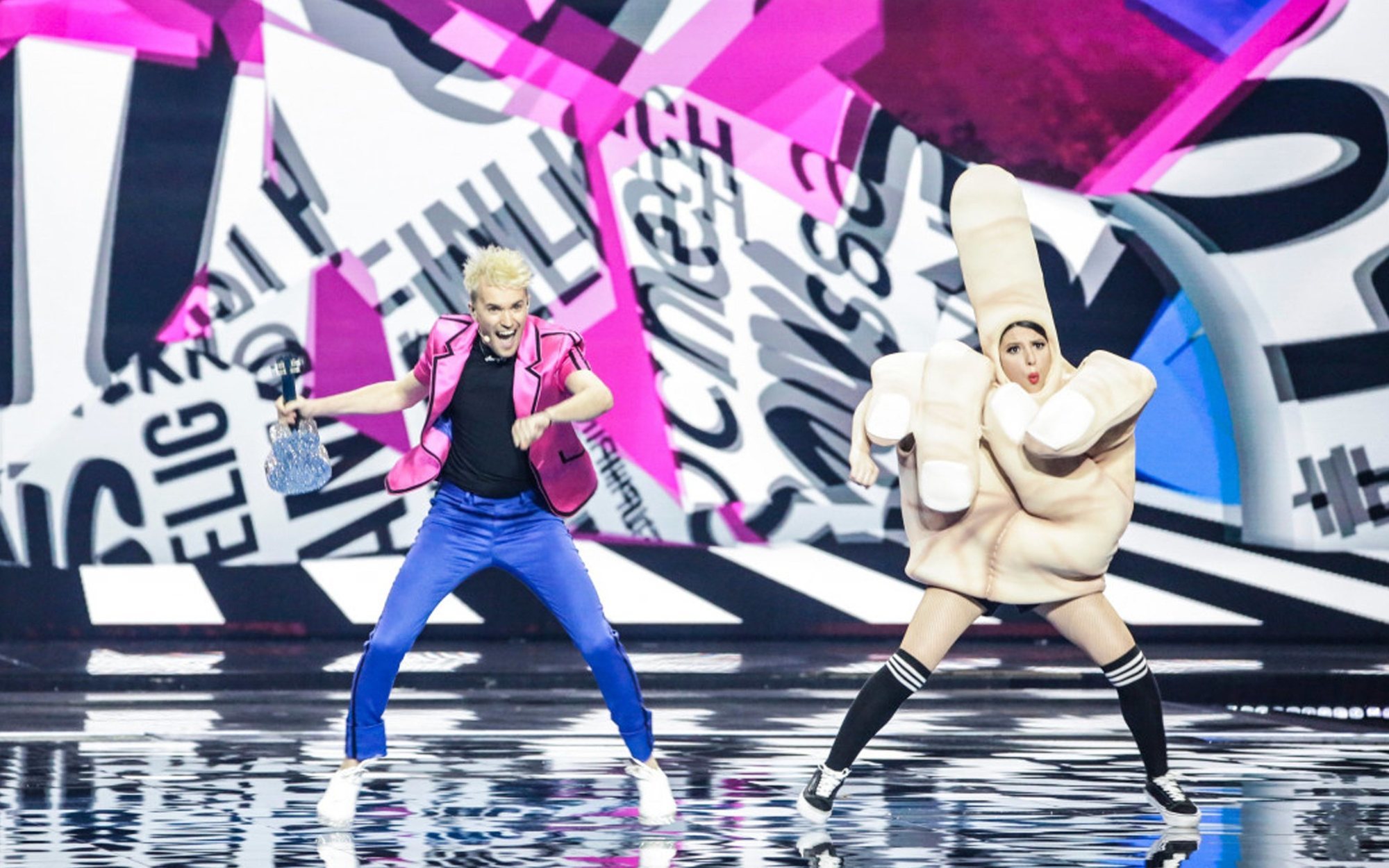 Eurovisión 2021: La "mano" de Alemania o los looks de la noche, entre los memes más divertidos