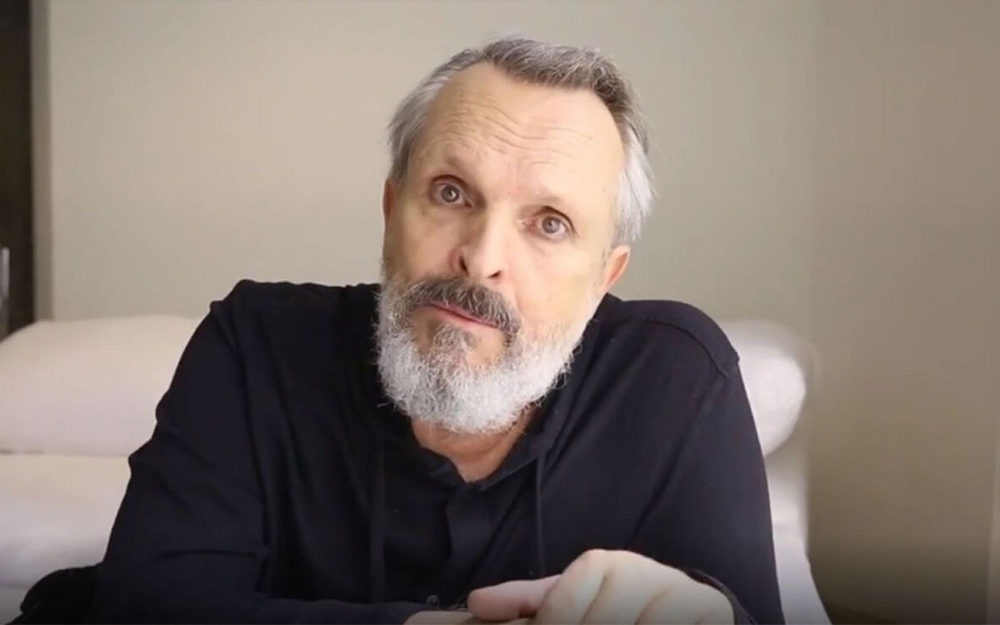 Miguel Bosé, multado por Hacienda por intentar desgravarse gastos como la compra de unos jamones