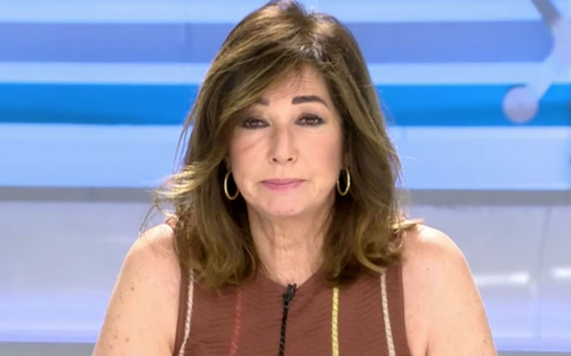 Ana Rosa Quintana abronca al Rey Felipe VI tras su vacunación: "No entiendo que no lo haya publicitado"