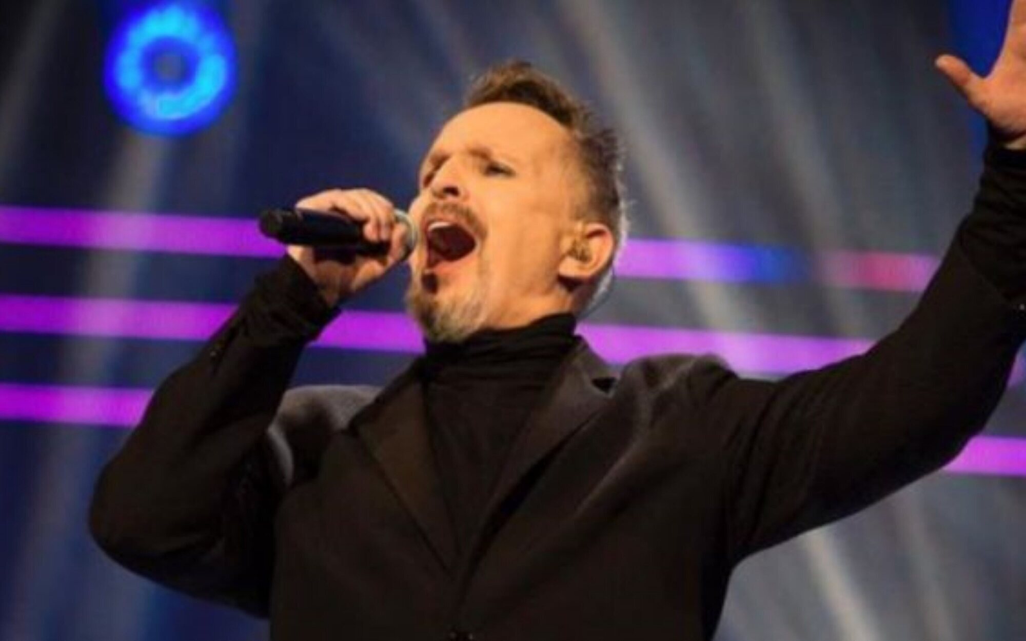Miguel Bosé preocupa a sus fans con su estado en su reaparición en 'La Voz' de México, ¿con playback incluido?