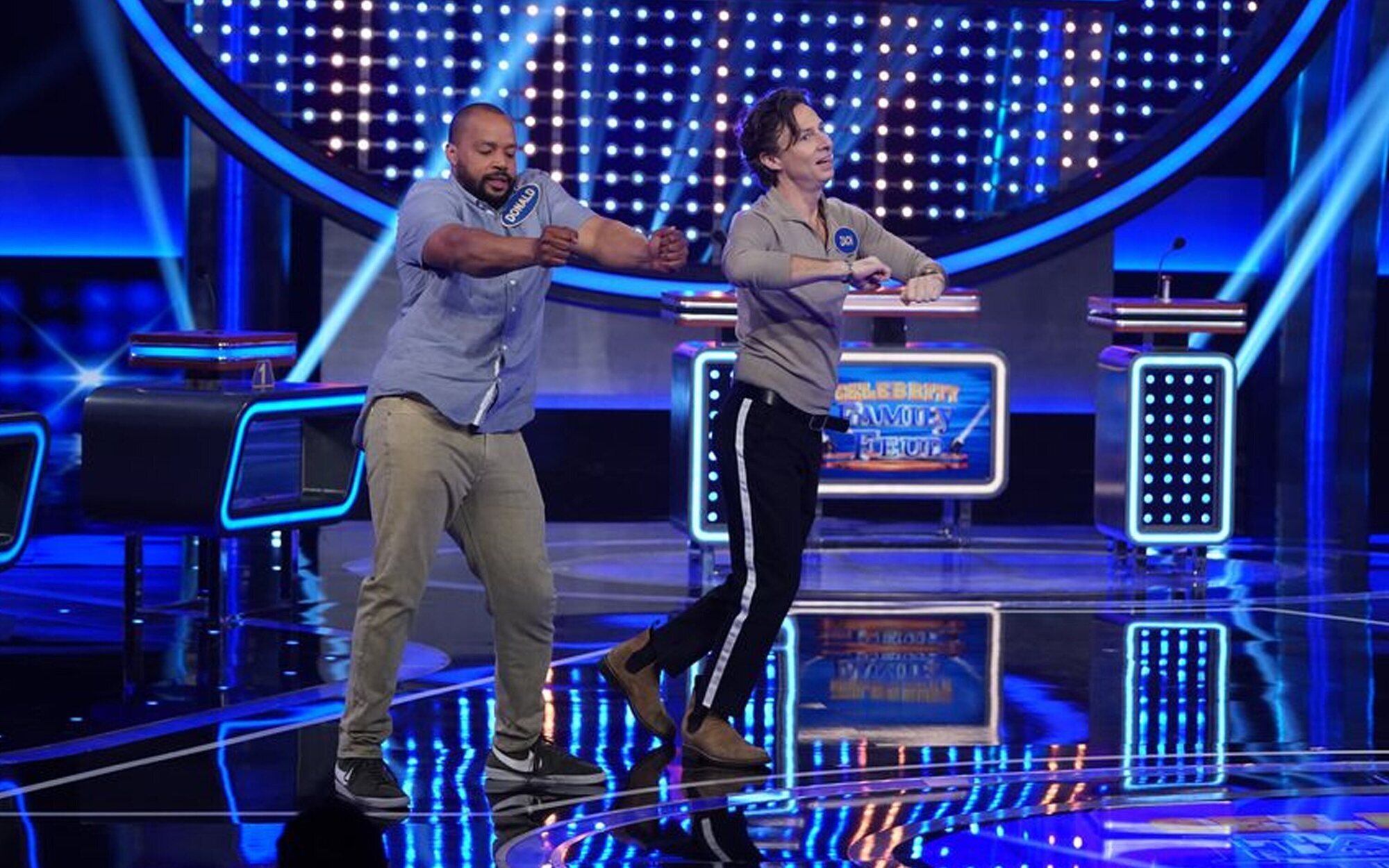 'Celebrity Family Feud' se sale con la suya y lidera con holgura 