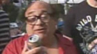 Danny DeVito, colgado y borracho en Filadelfia