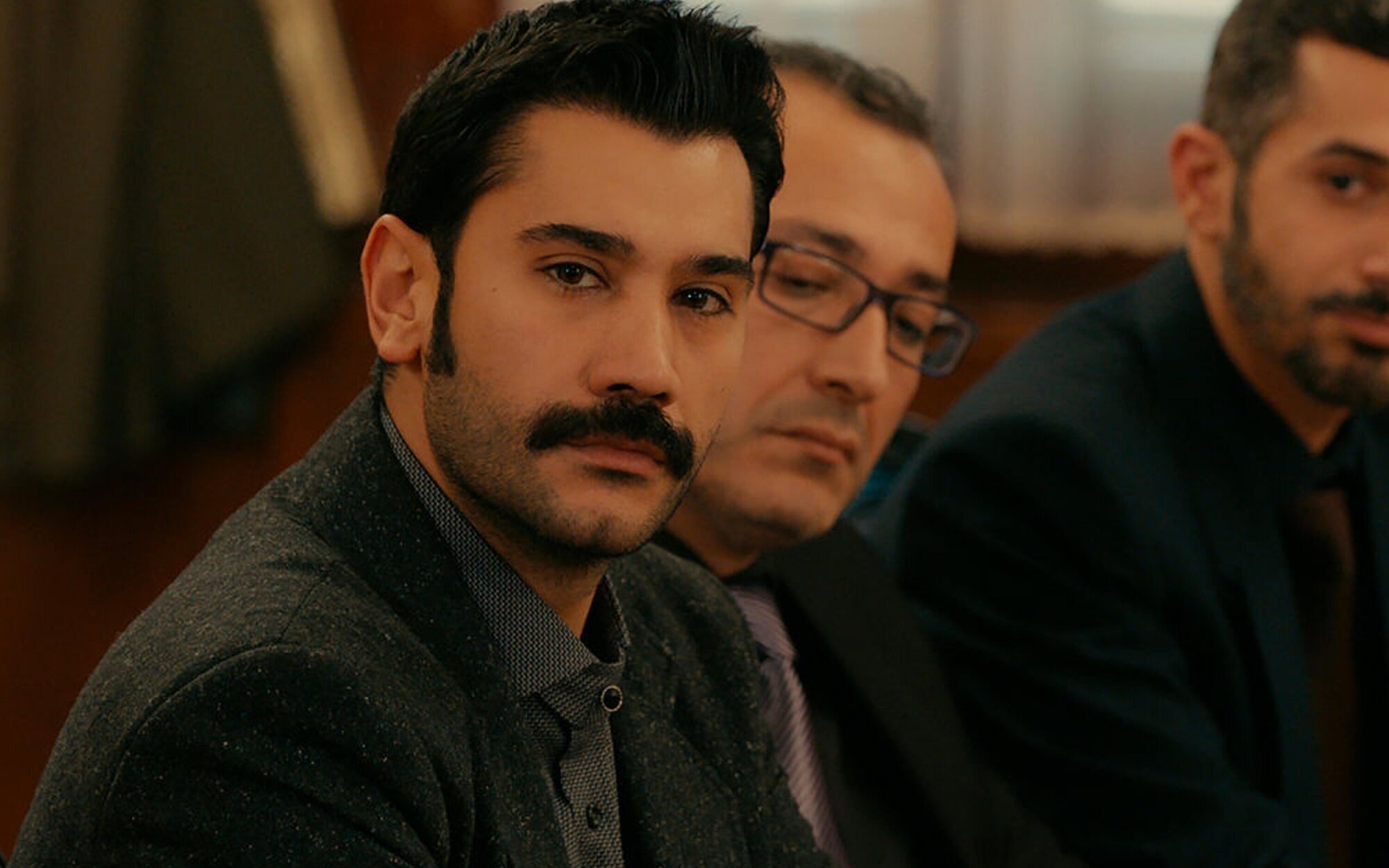 'Tierra amarga' logra el sorpasso ante 'Sálvame': Análisis de audiencias del primer mes de enfrentamientos