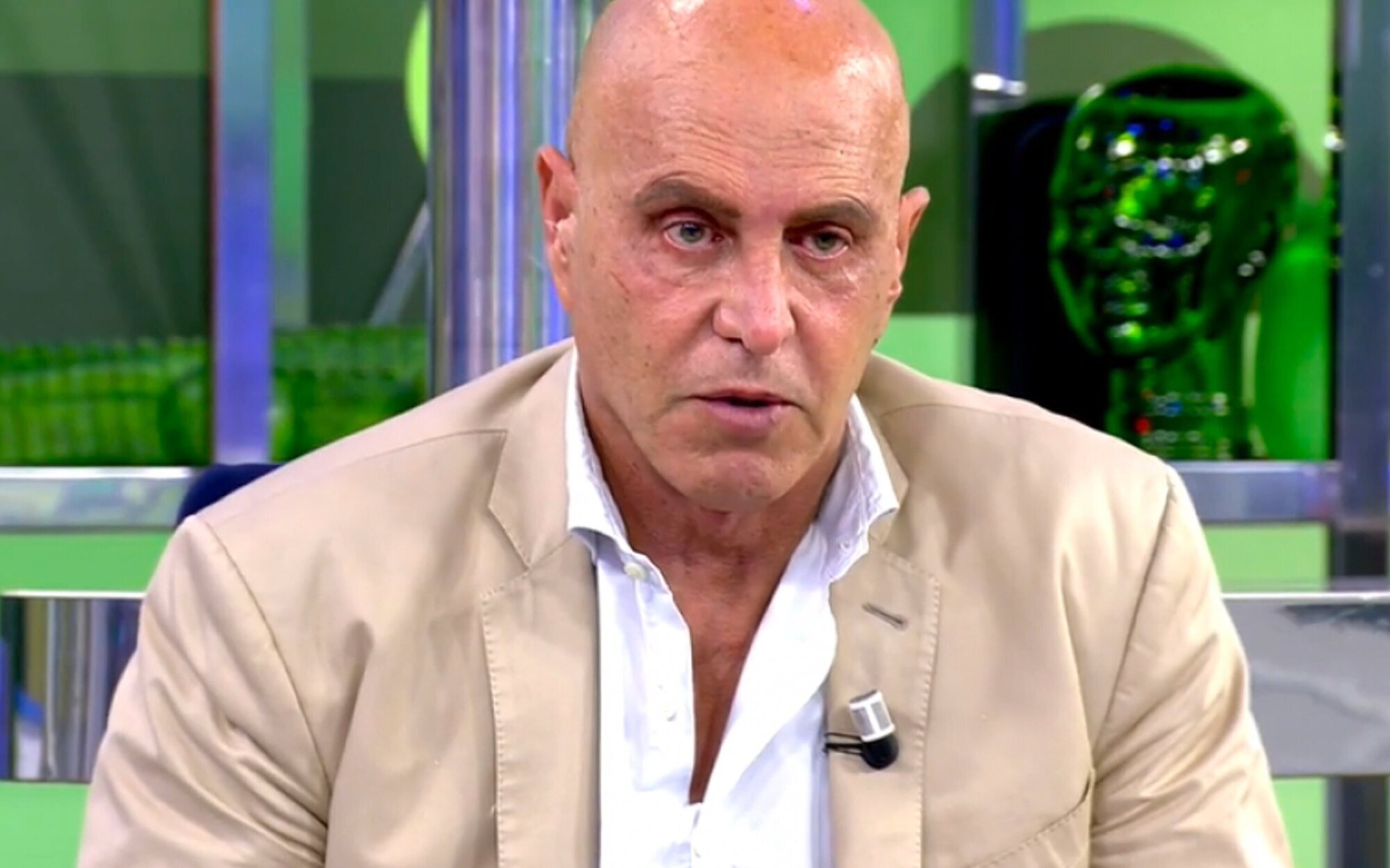 'Sálvame' se ríe del aspecto físico de Kiko Matamoros: "Te has pasado con el maquillaje, ¿no?"