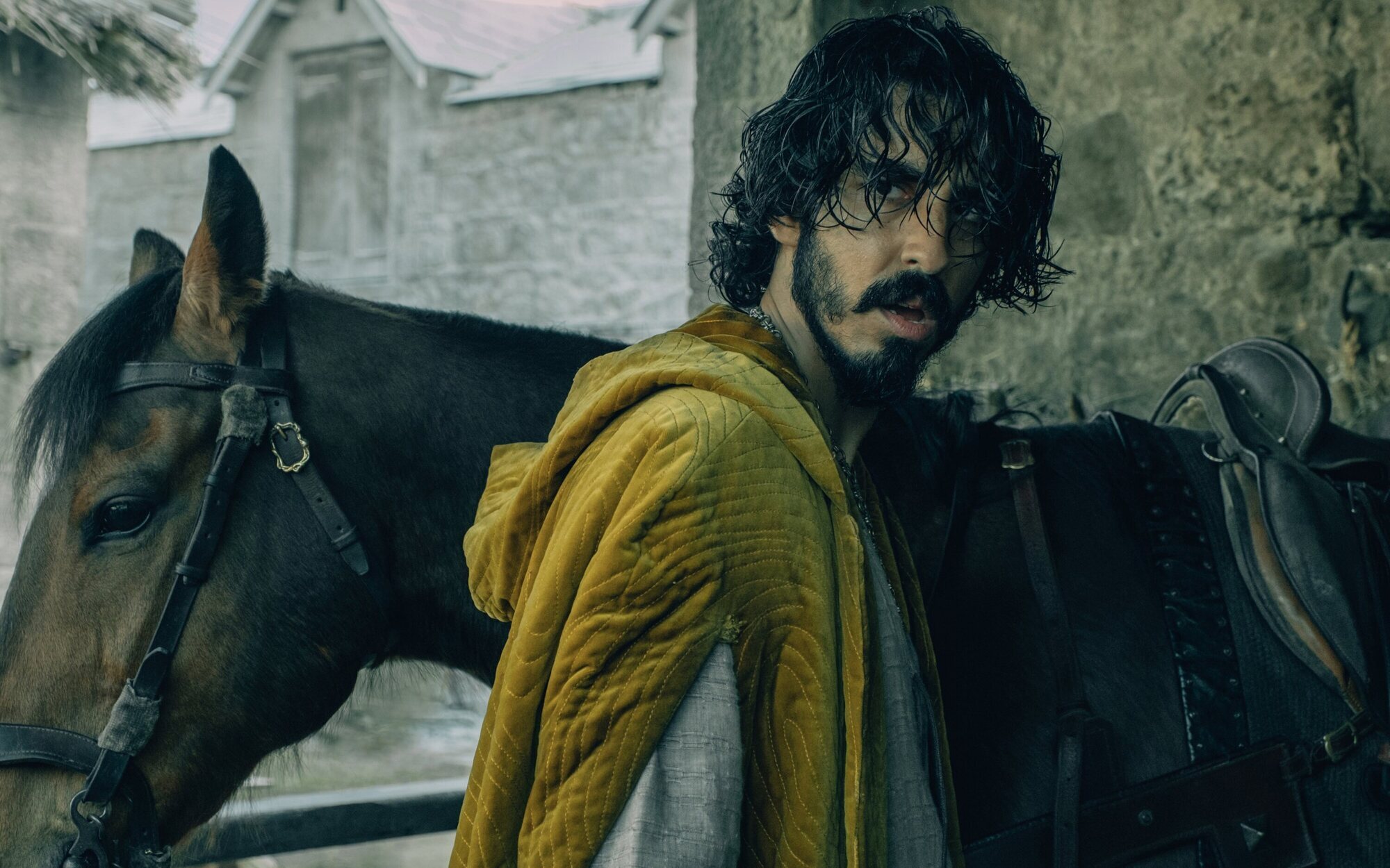 La aclamada "El Caballero Verde", protagonizada por Dev Patel, llegará a España a través de Prime Video