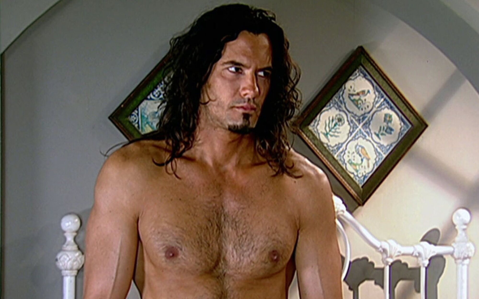 'El cuerpo del deseo' (4,3%) despunta en Nova y desbanca a las telenovelas turcas