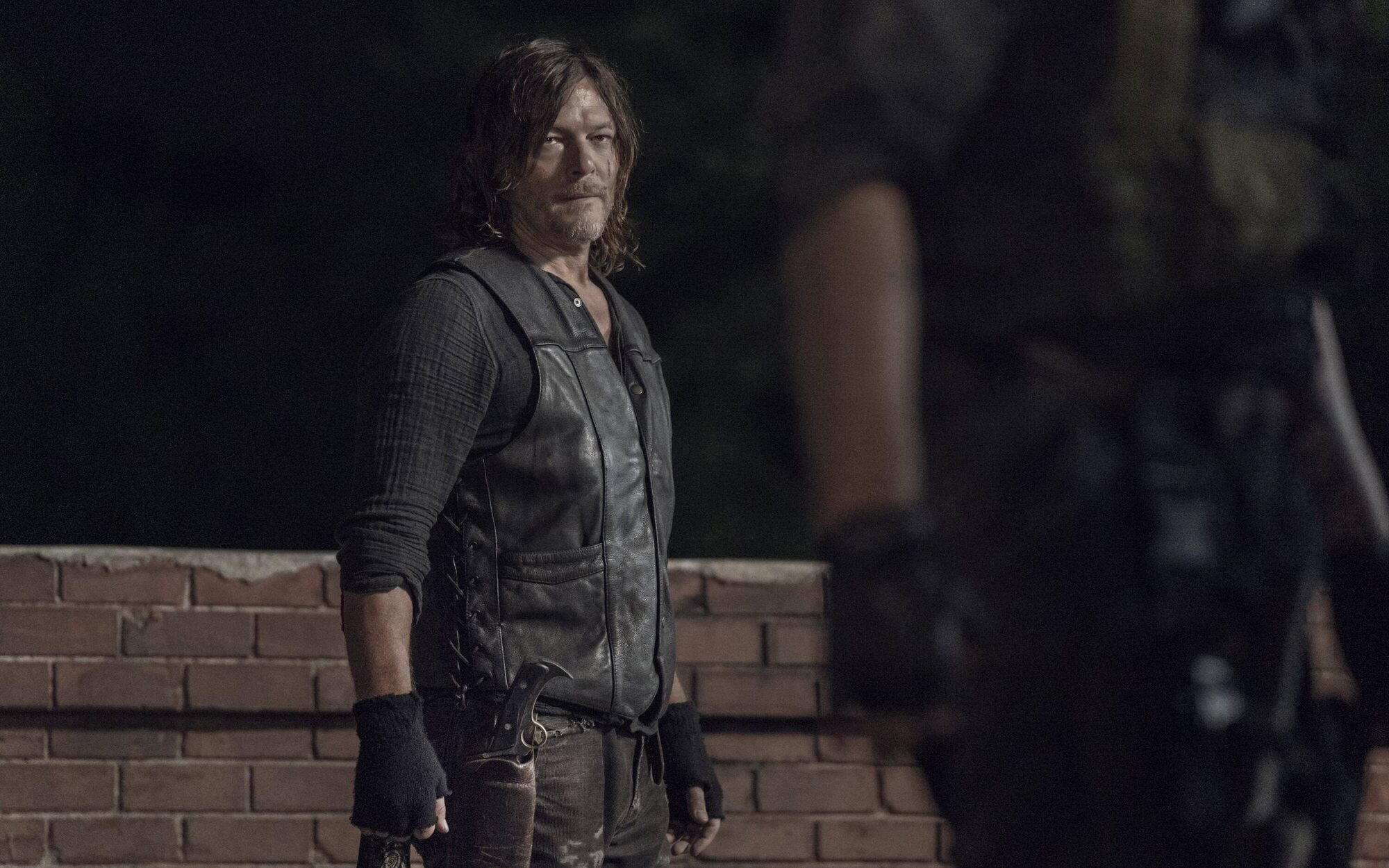 Un brutal asesinato cambia el destino de 'The Walking Dead' en el final de la primera parte de la temporada 11