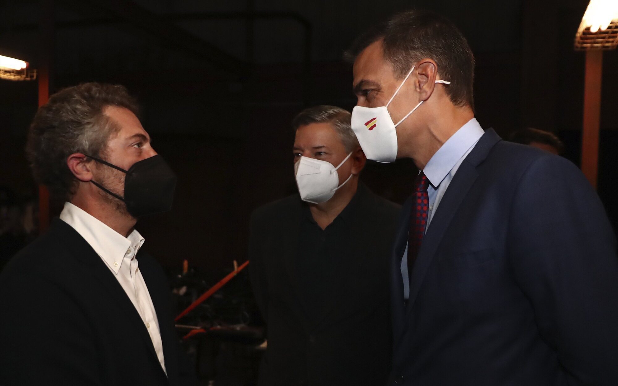 Pedro Sánchez ensalza a Netflix tras visitar sus instalaciones en Madrid