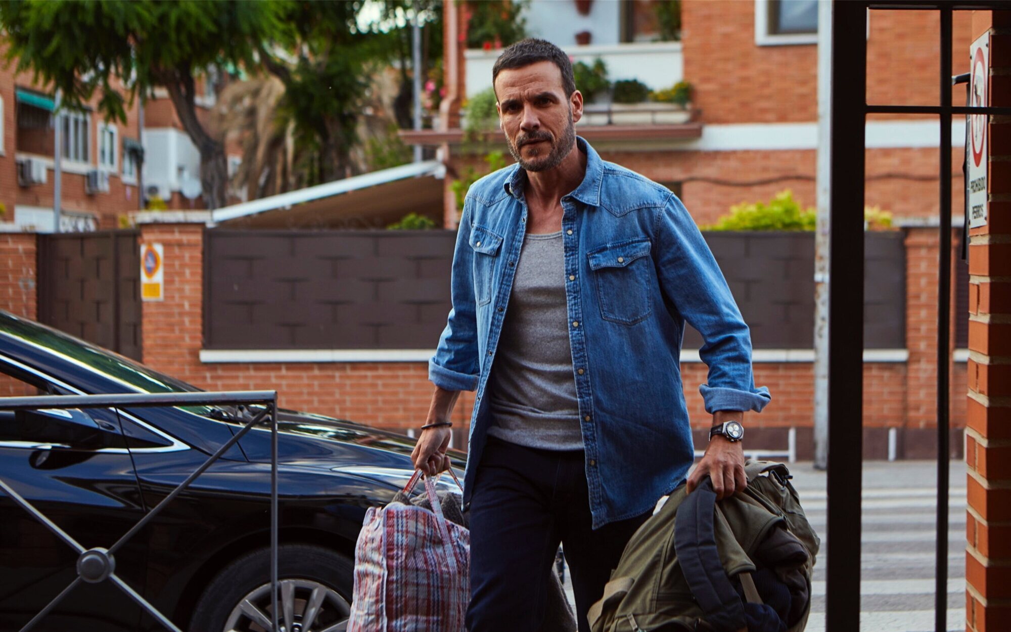 'Secret Story' cede a un 16,9%, pero lidera frente a 'HIT' (7,8%) y 'Los hombres de Paco' (6,9%), que mejoran