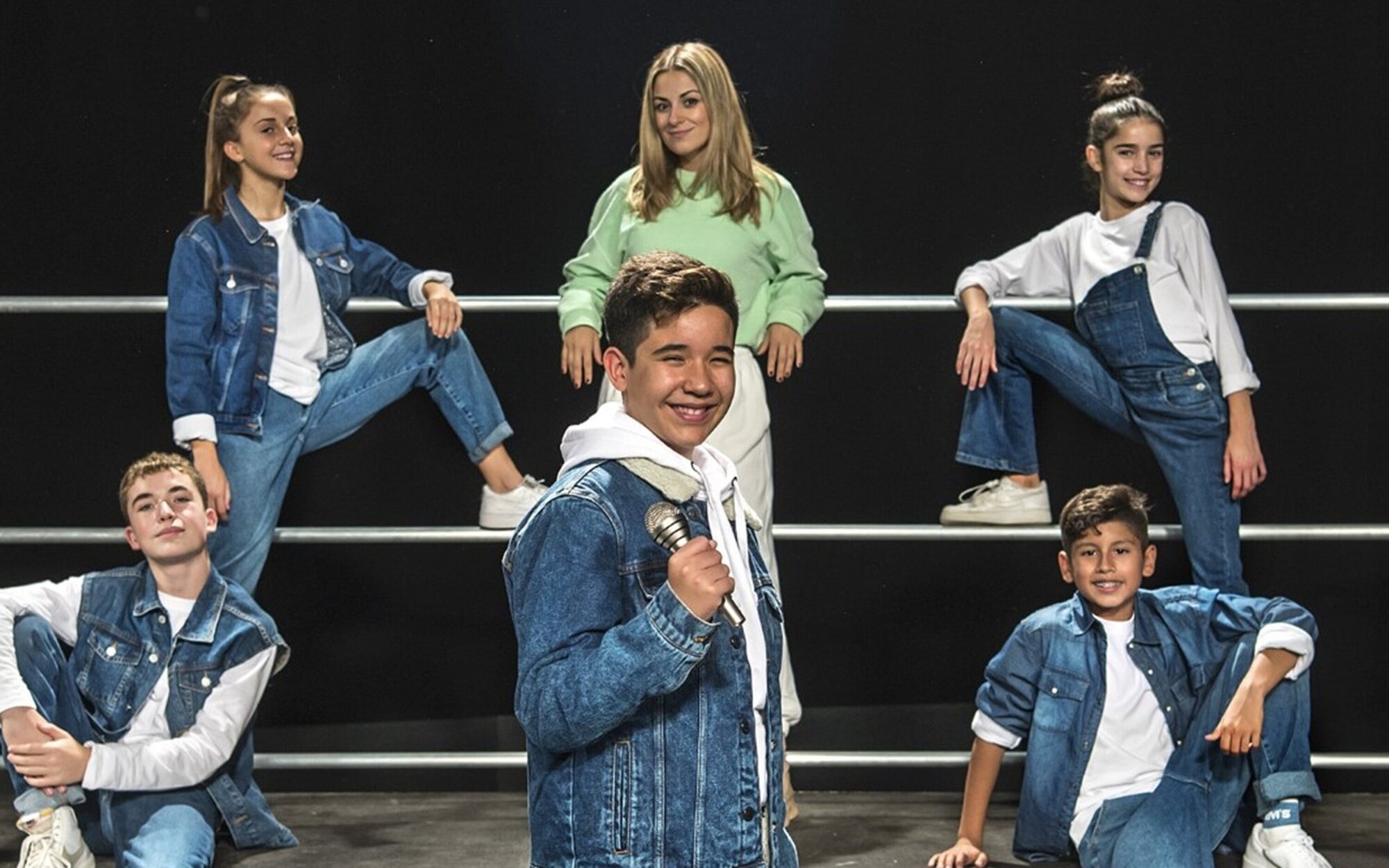 Levi Díaz presenta a su equipo de baile para Eurovisión Junior 2021 y la salida de su directora artística