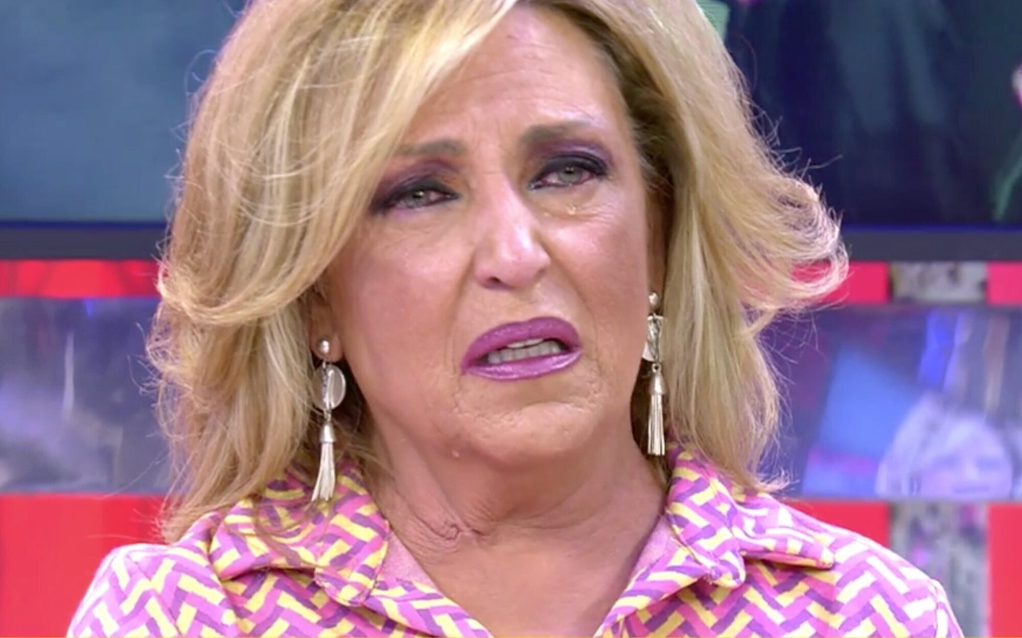 Lydia Lozano rompe a llorar ante los reproches de sus compañeros sobre su mercadillo solidario