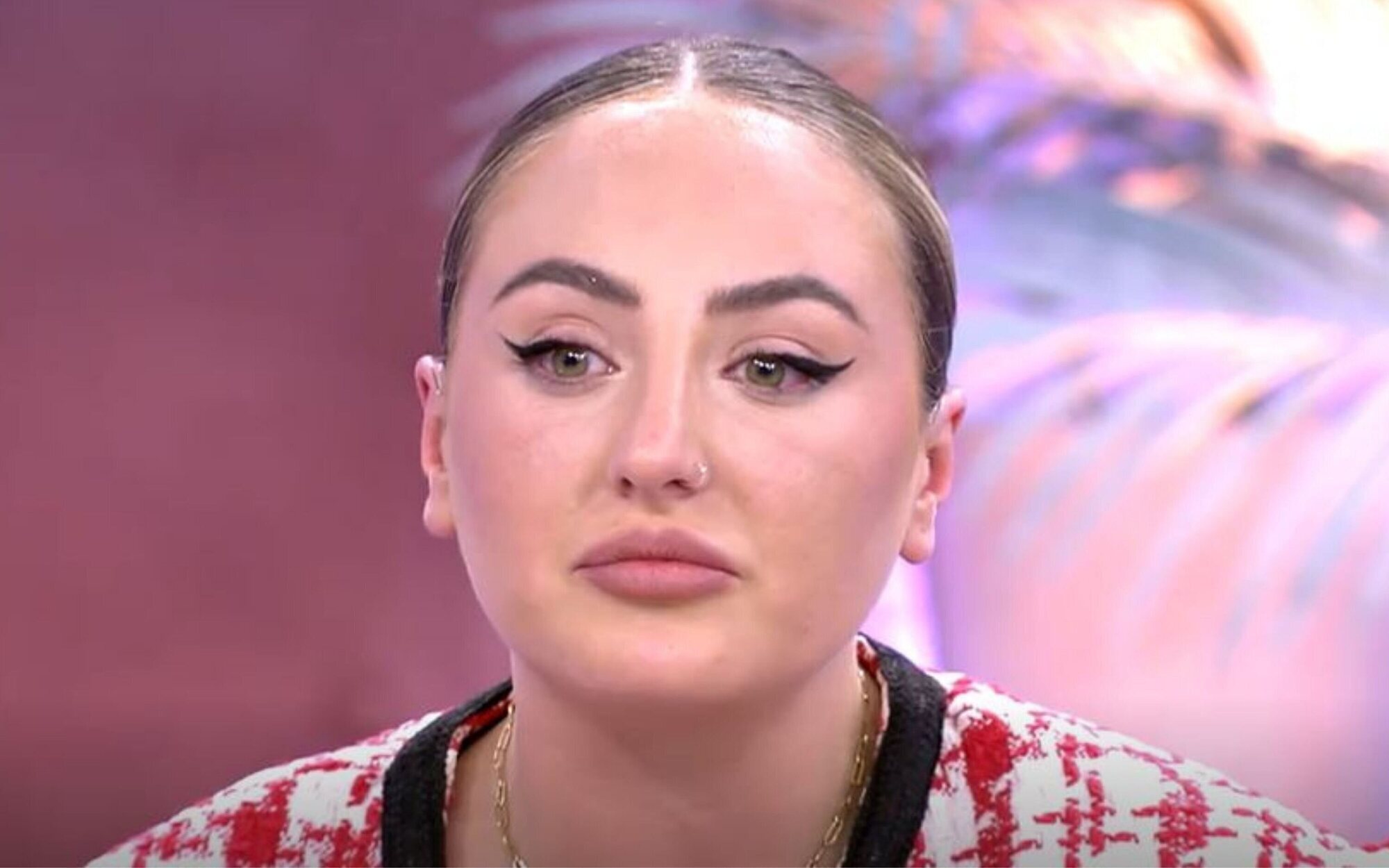 Rocío Flores, dolida con Rocío Carrasco: "Permite que sus compañeros de 'Sálvame' hablen de mí como hablan"