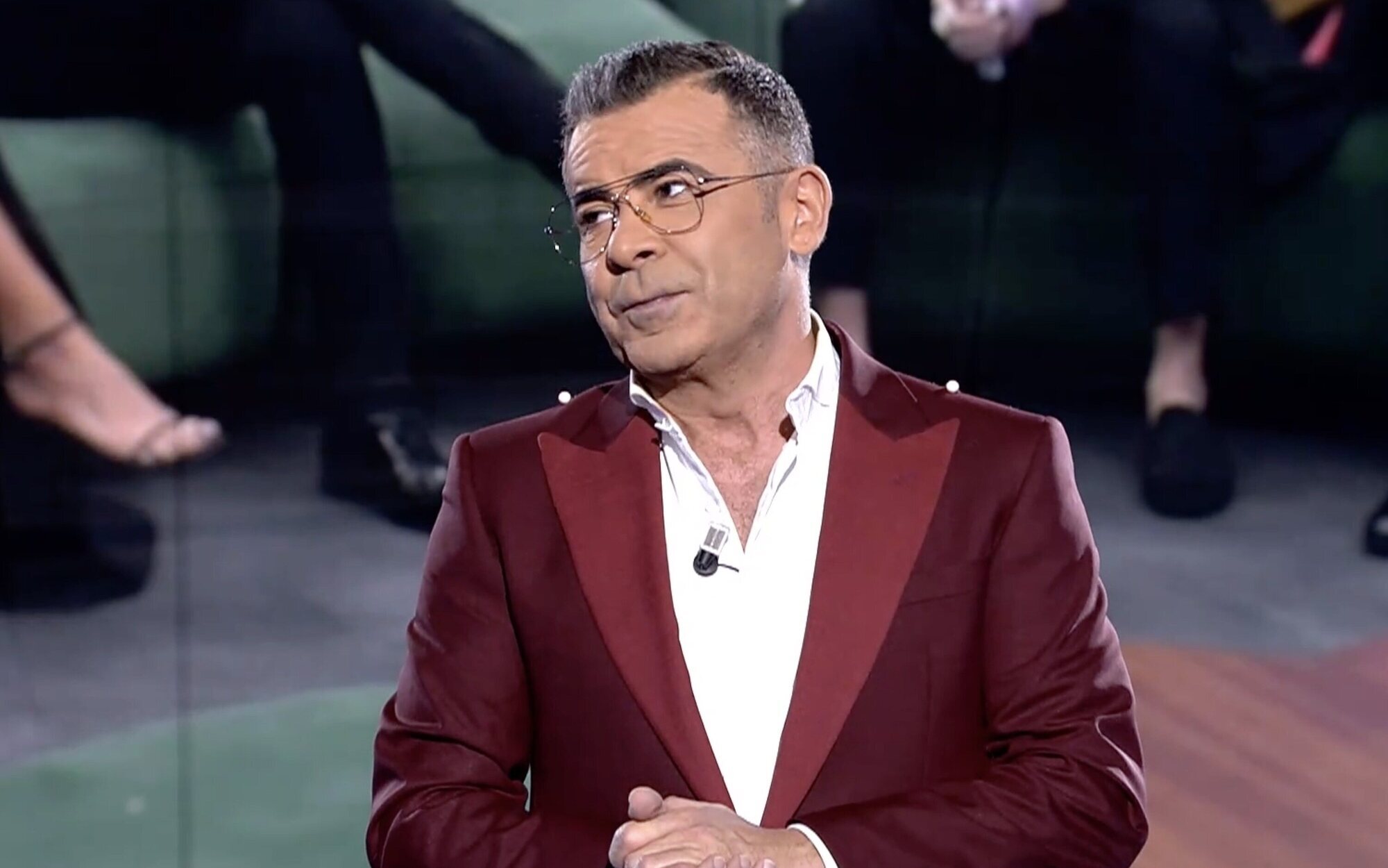 Jorge Javier Vázquez acalla rumores sobre su presunta salida de la televisión, tras una charla con Vasile