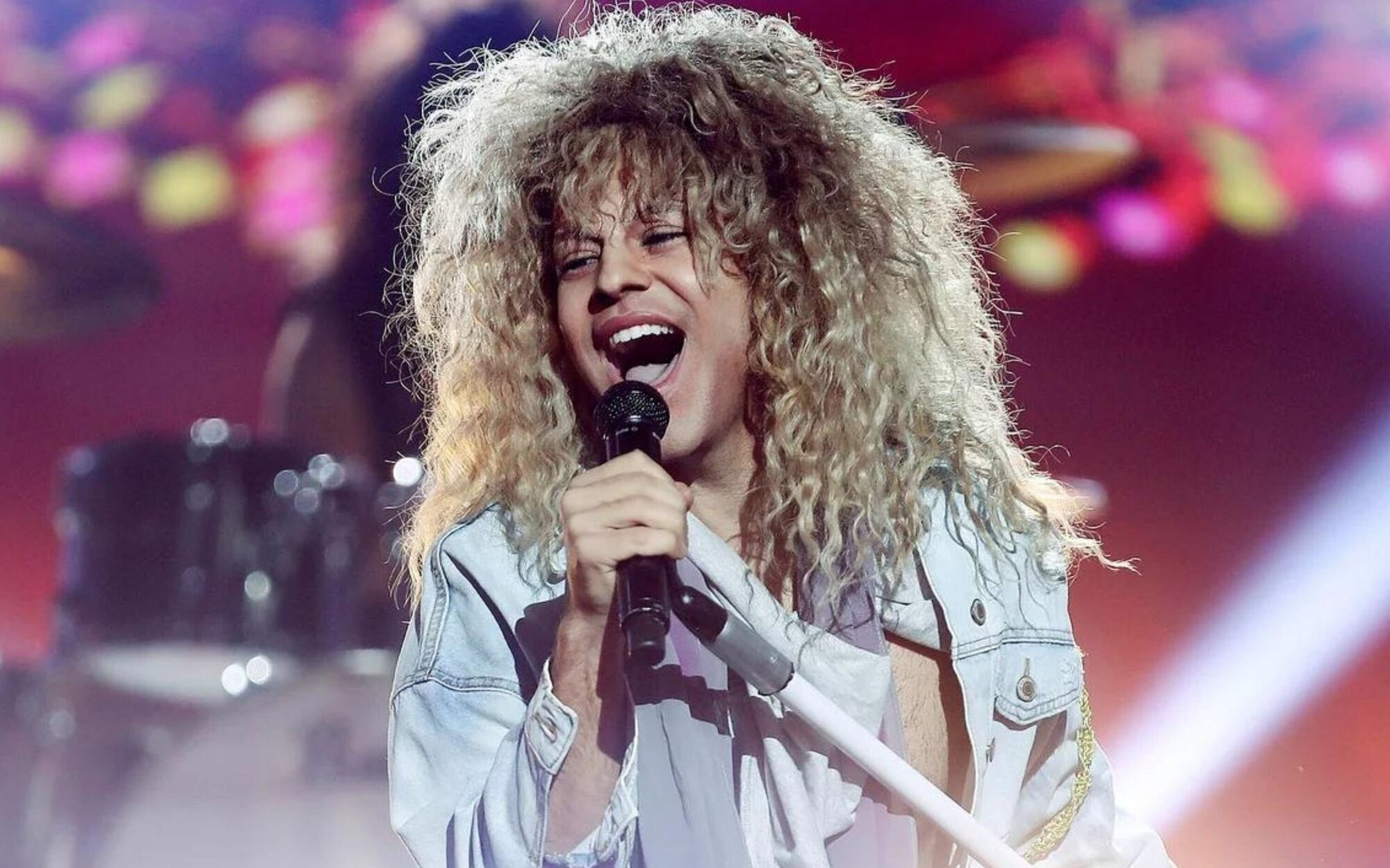 Agoney y su interpretación de Bon Jovi se llevan un ajustado triunfo en la novena gala de 'Tu cara me suena 9'