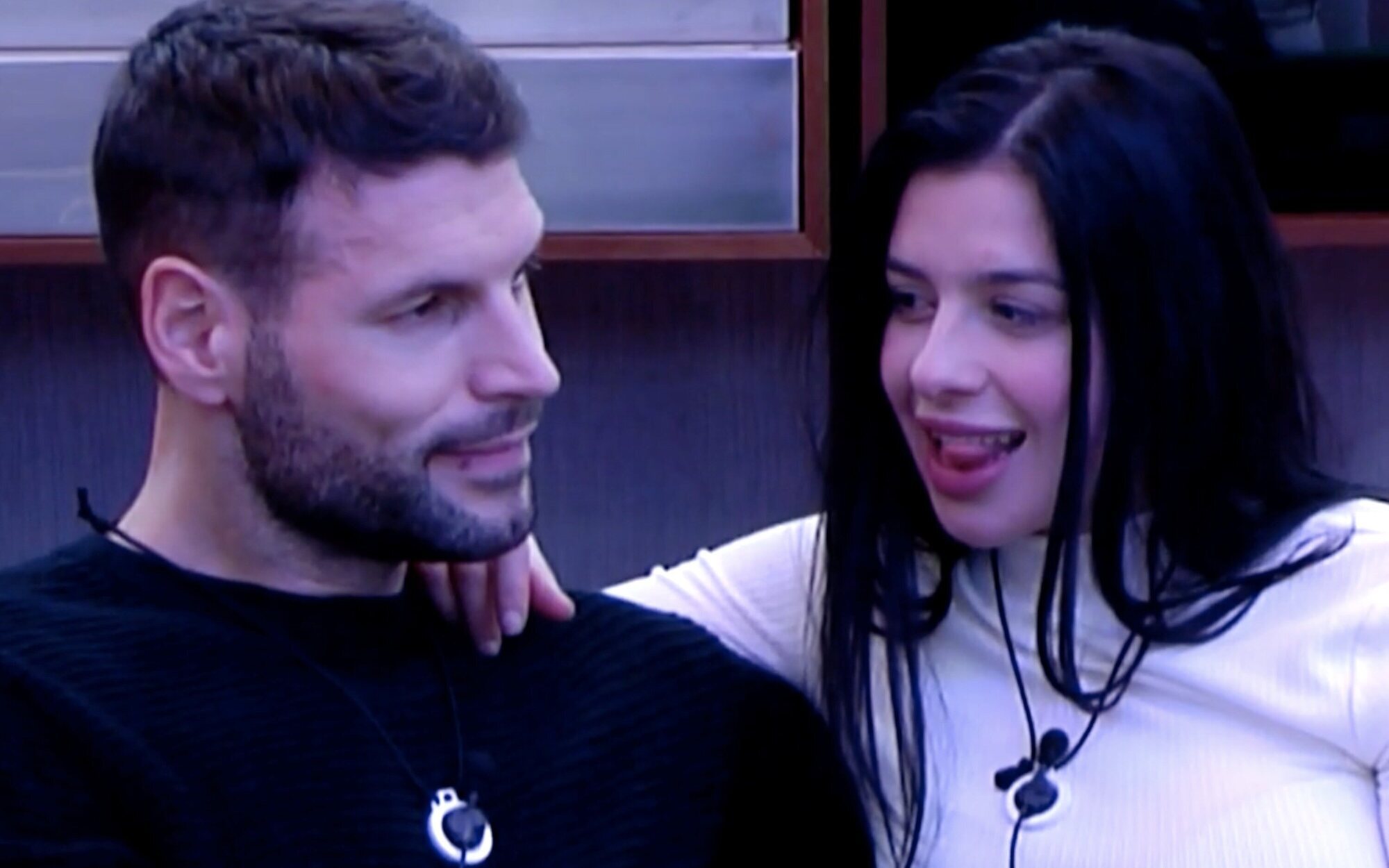 Alberto y Elena protagonizan el primer edredoning de 'Secret Story 2' durante una hora sin cámaras