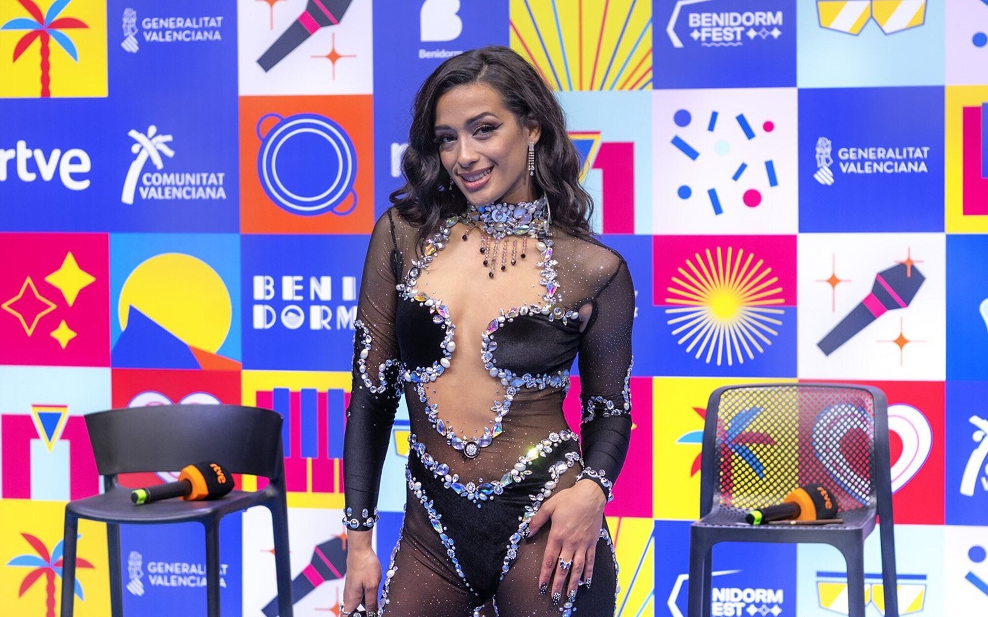 Cristina Pardo compara la trama de la reforma laboral con el Benidorm Fest y Juan del Val ataca al Gobierno