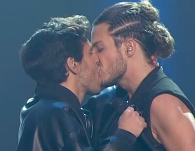 Unique sorprende sobre el escenario del Benidorm Fest con un beso entre Valen y Matt