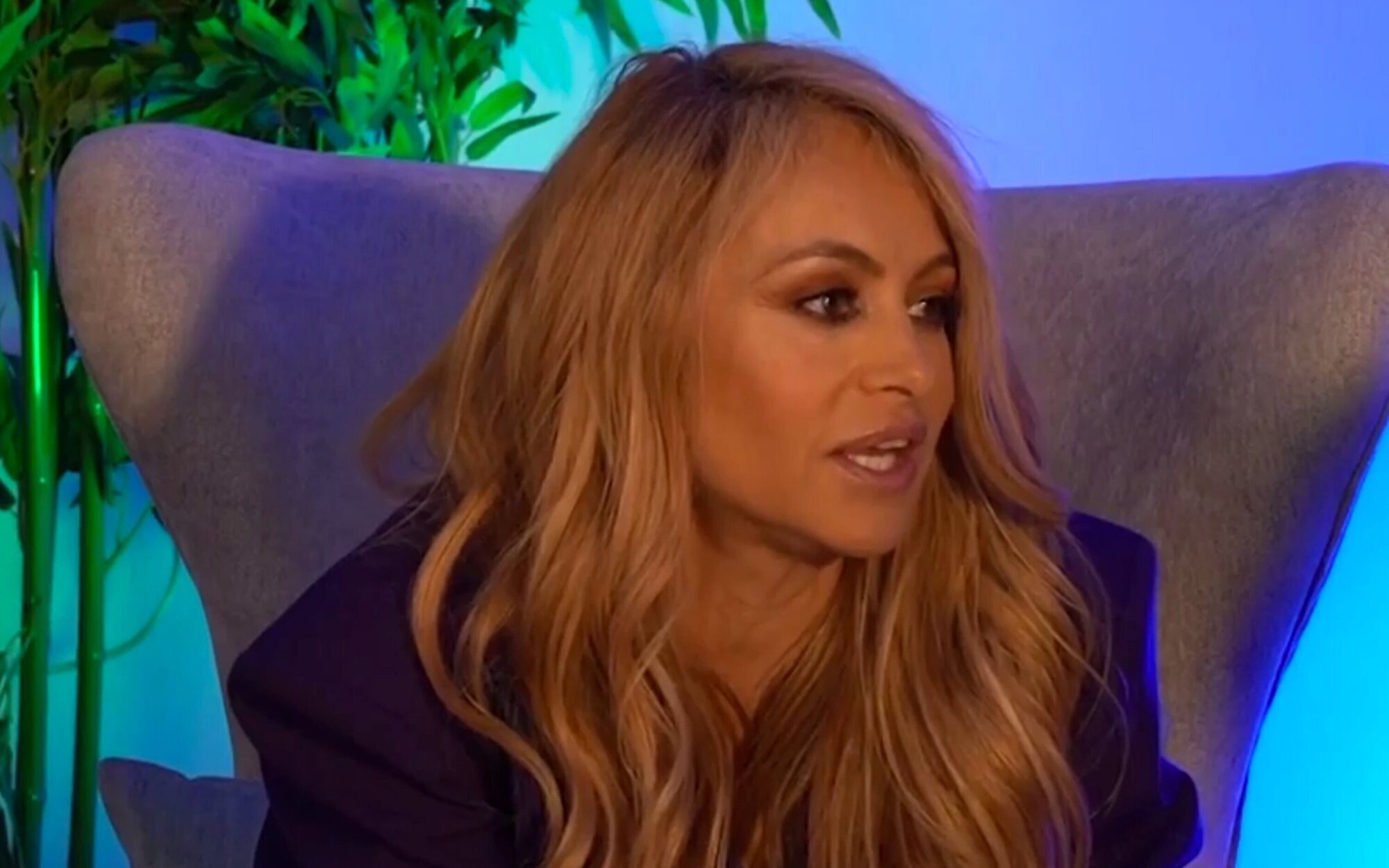 Paulina Rubio reafirma su enemistad con Thalía: "No le dejan ir a mis conciertos, ella se lo pierde"