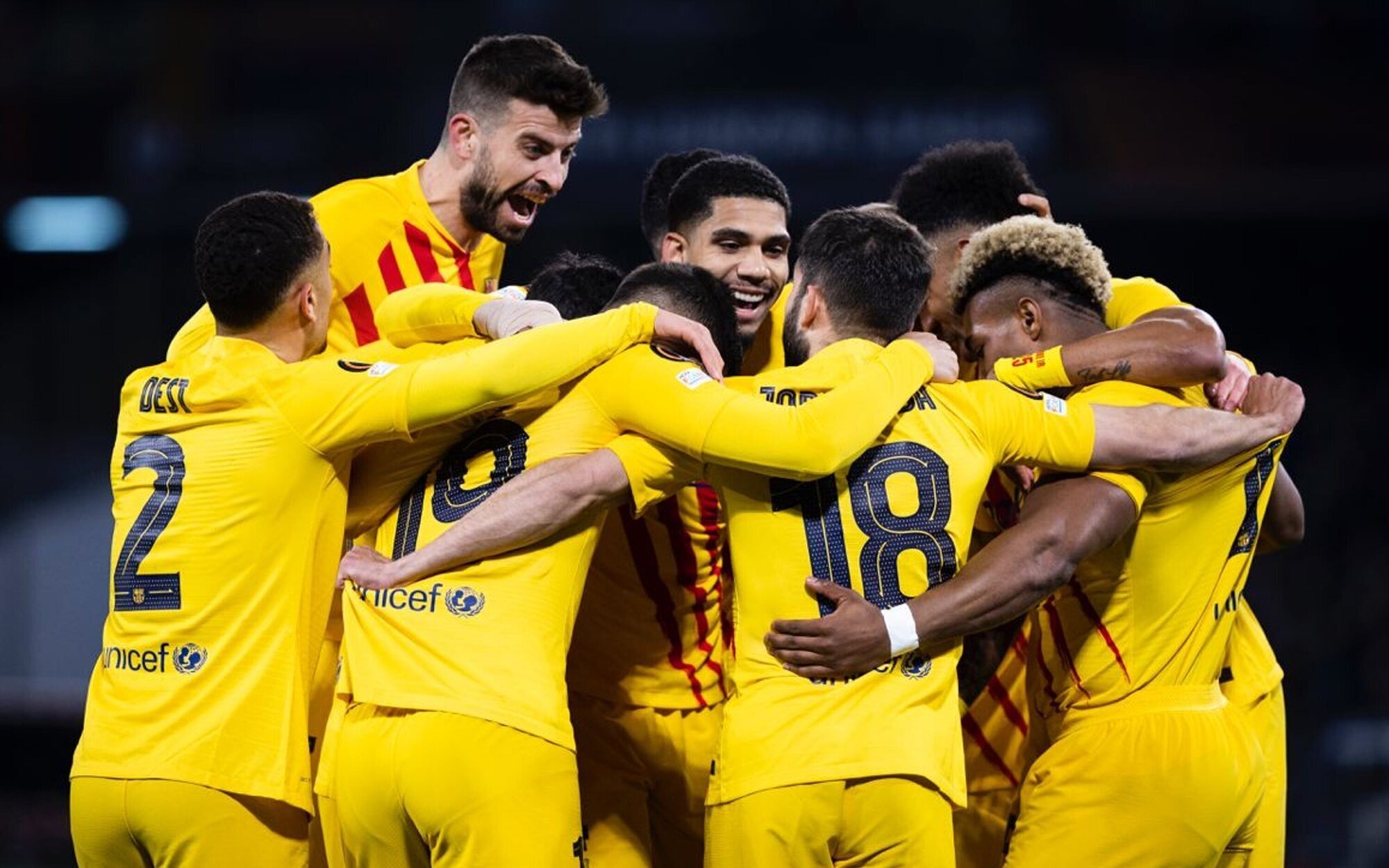 La UEFA Europa League evita emitir una pancarta contra la guerra en el enfrentamiento Nápoles-Barcelona