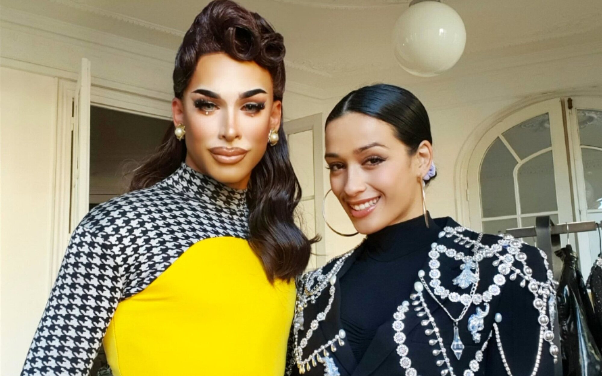 Carmen Farala rinde homenaje a Chanel con su propia versión de "SloMo"