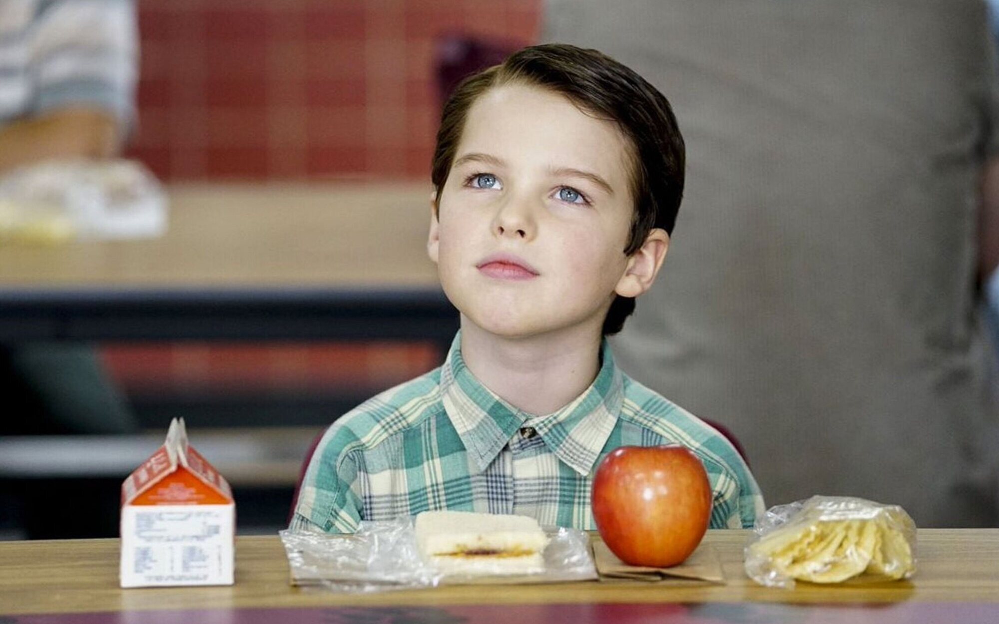 'Young Sheldon' se alza con la victoria por la mínima frente a las grandes marcas de toda la competencia