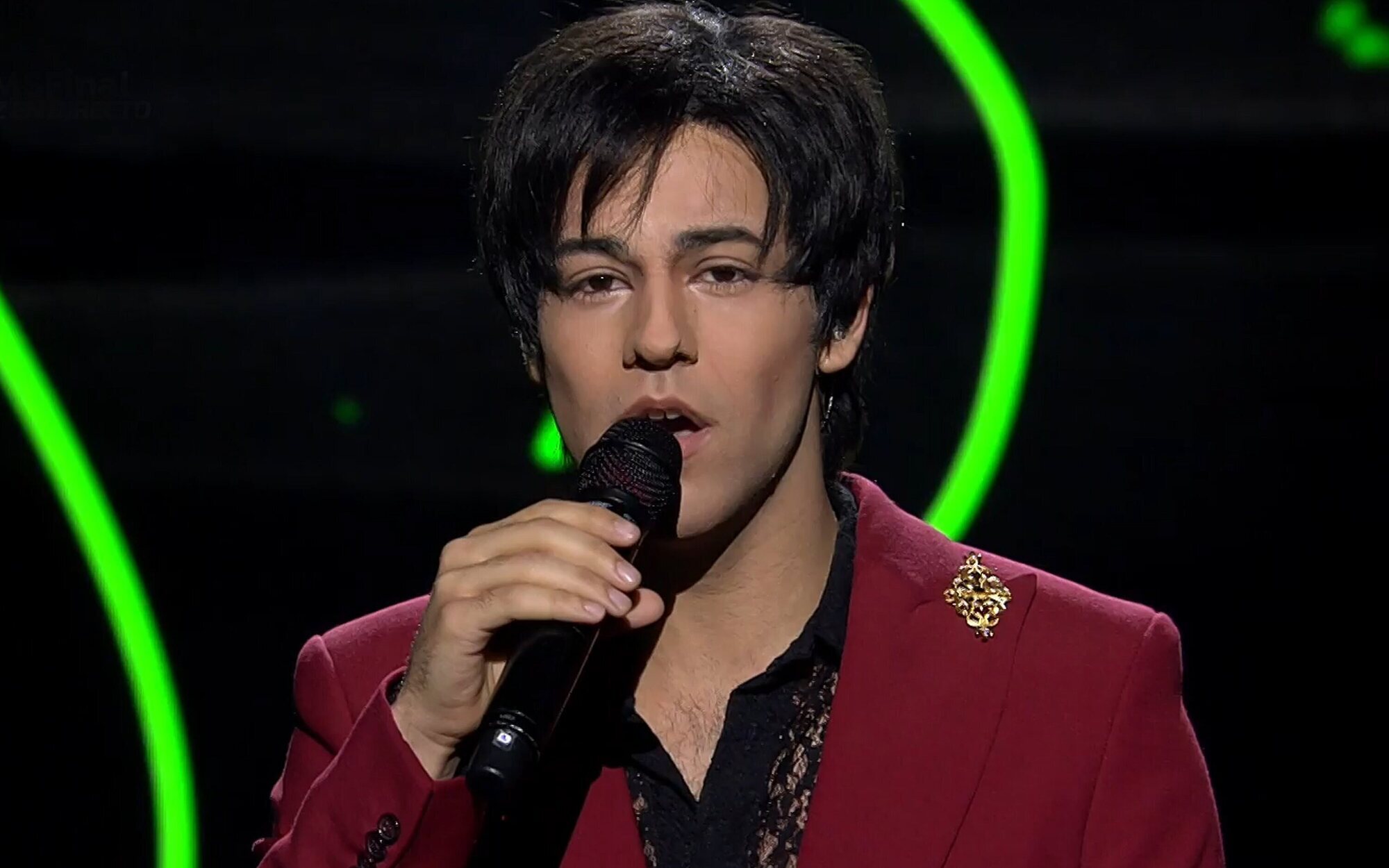 La apasionada celebración de Agoney con su novio tras convertirse en ganador de 'Tu cara me suena 9'