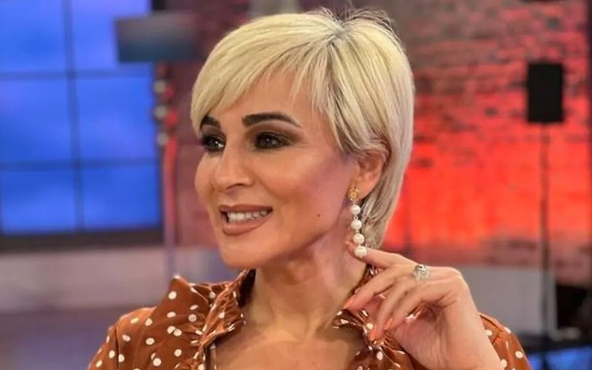 Ana María Aldón apoya a Rocío Carrasco y se gana el desplante de Rocío Flores y Gloria Camila