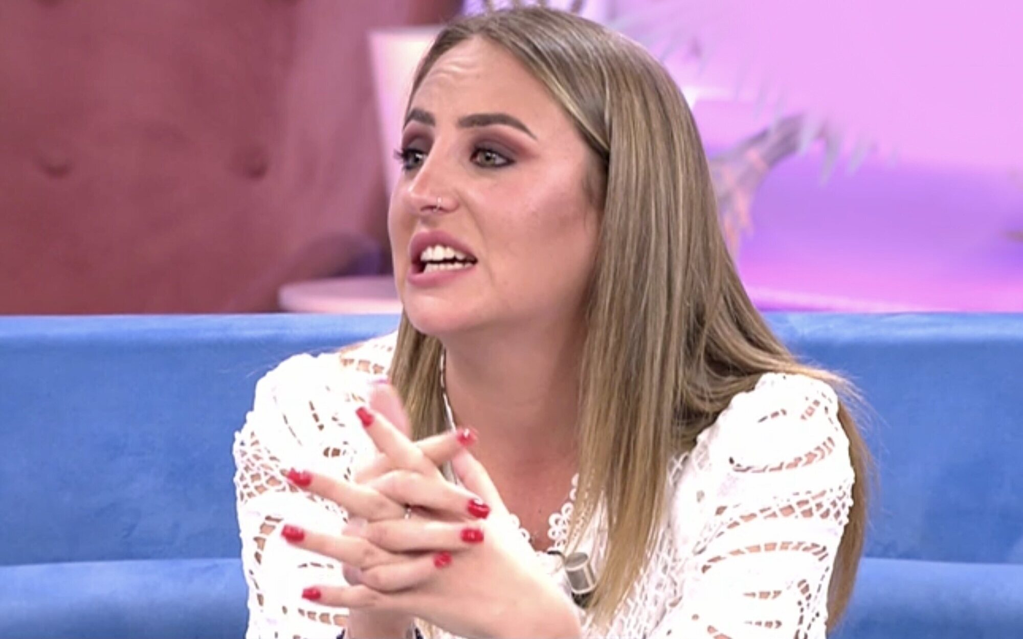 El despiste de Rocío Flores que confirma el perdón a la infidelidad de Manuel Bedmar en pleno directo