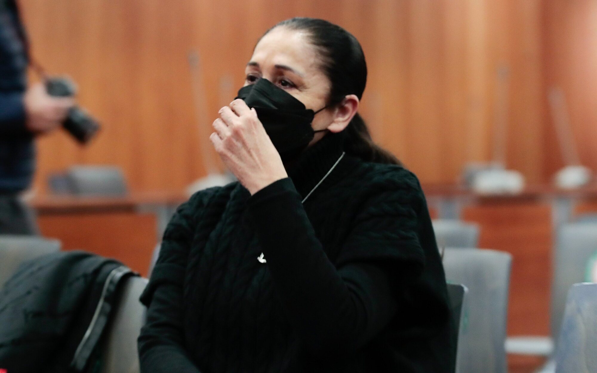 El juicio contra Isabel Pantoja se retrasa por un error, tras su dramático inicio plagado de lágrimas