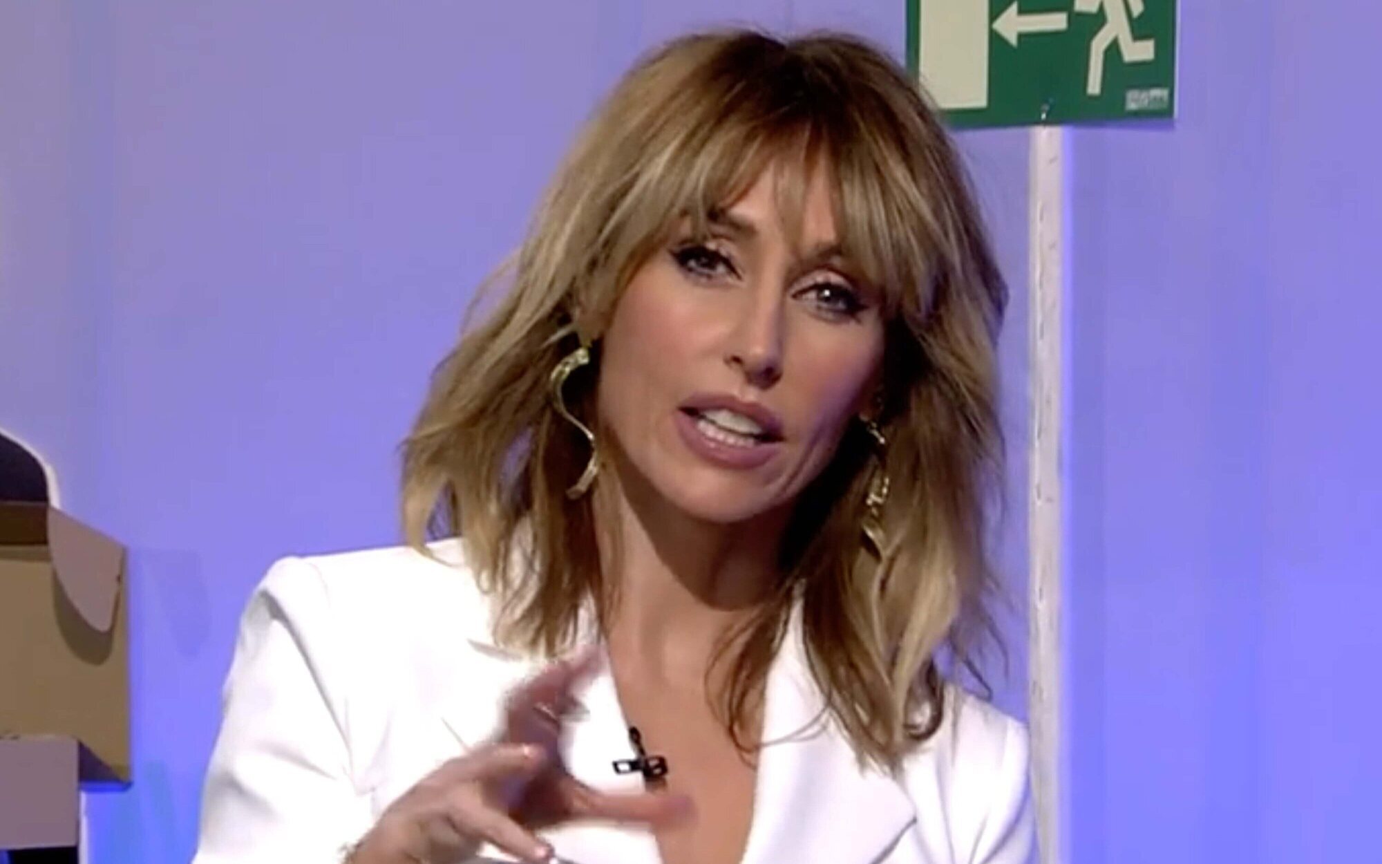 Emma García, indignada con Ana María Aldón: "Cuando te cuesta hablar, te cuesta en plató y en una revista"