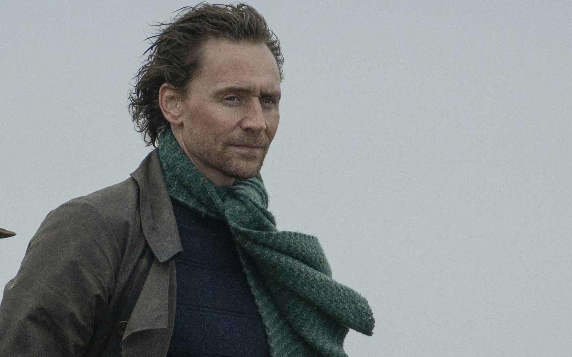 Tom Hiddleston protagonizará 'The White Darkness', lo nuevo de la creadora de 'Pachinko' para Apple TV+
