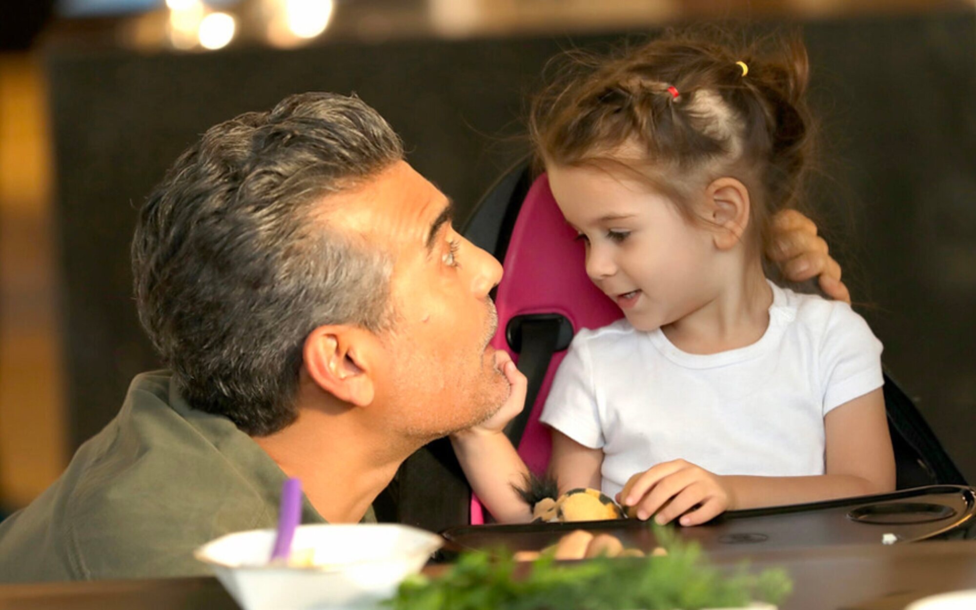 'Infiel' (16,1%) no tiene rival, mientras que el cine de La 1 (10%) supera al de Telecinco (8,1%)