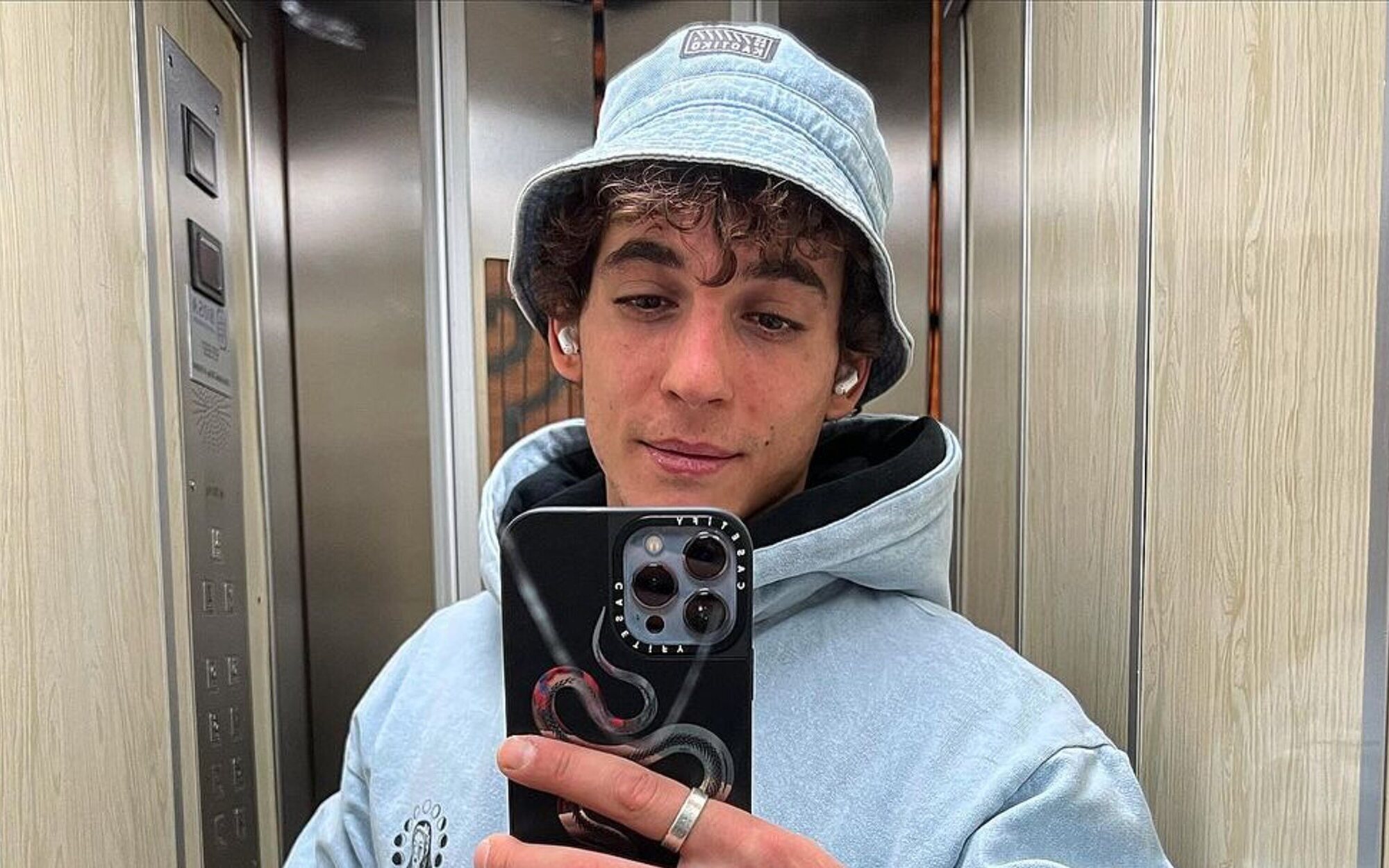 Мигель эрран жена. Мигель эрран и матильда. Элита сериал мигель эрран. Мигель эрран жена. Мигель эрран жена.